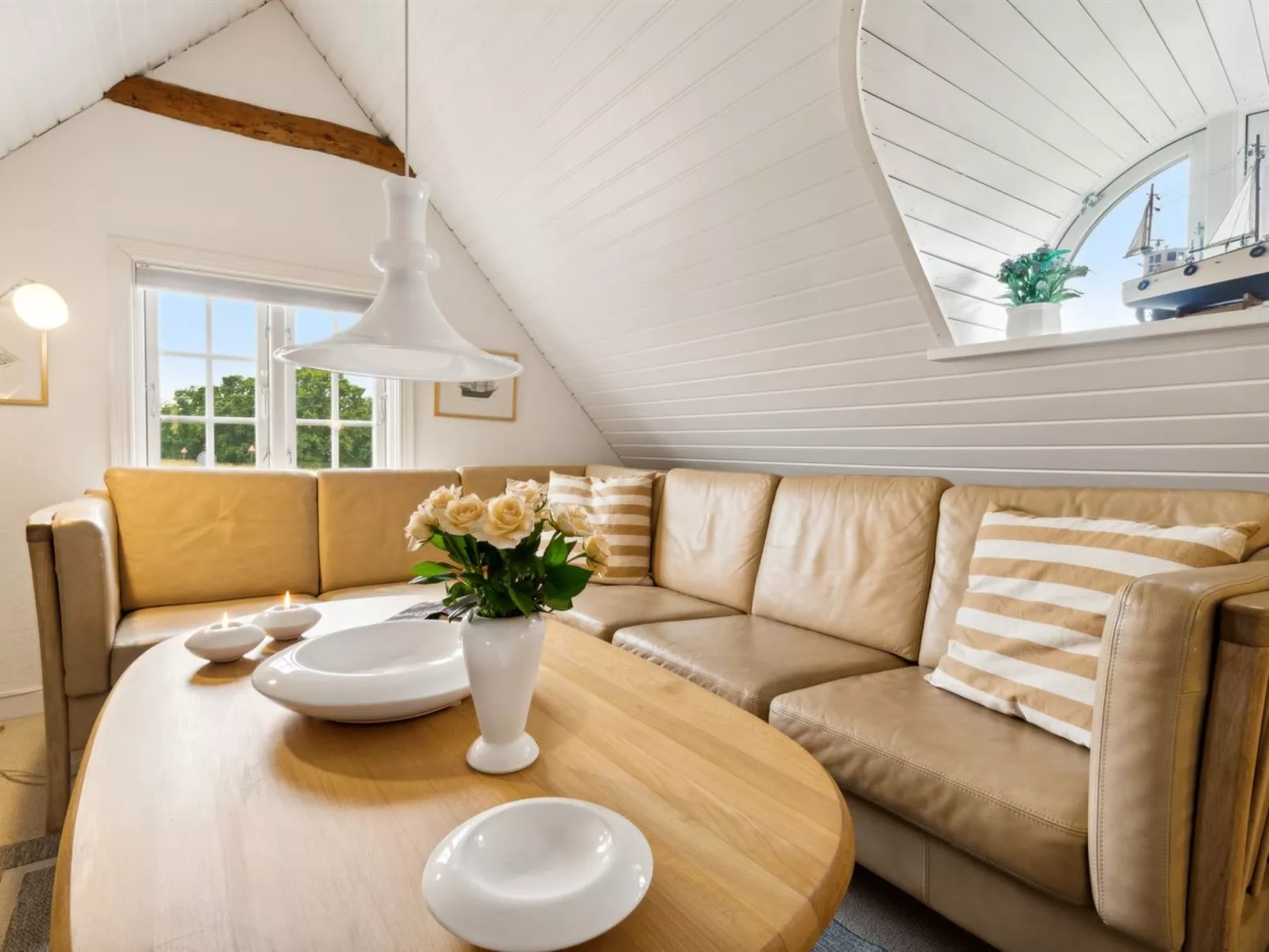 "Leoni" - 115m from the sea-Binnen