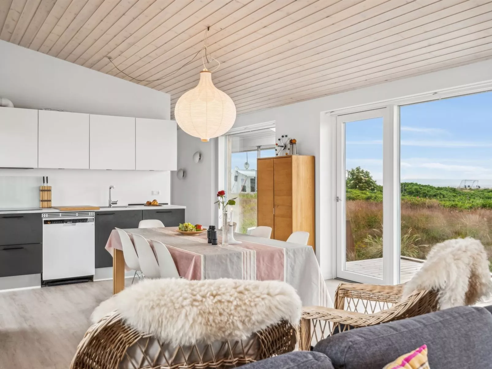 "Susana" - 50m from the sea-Binnen