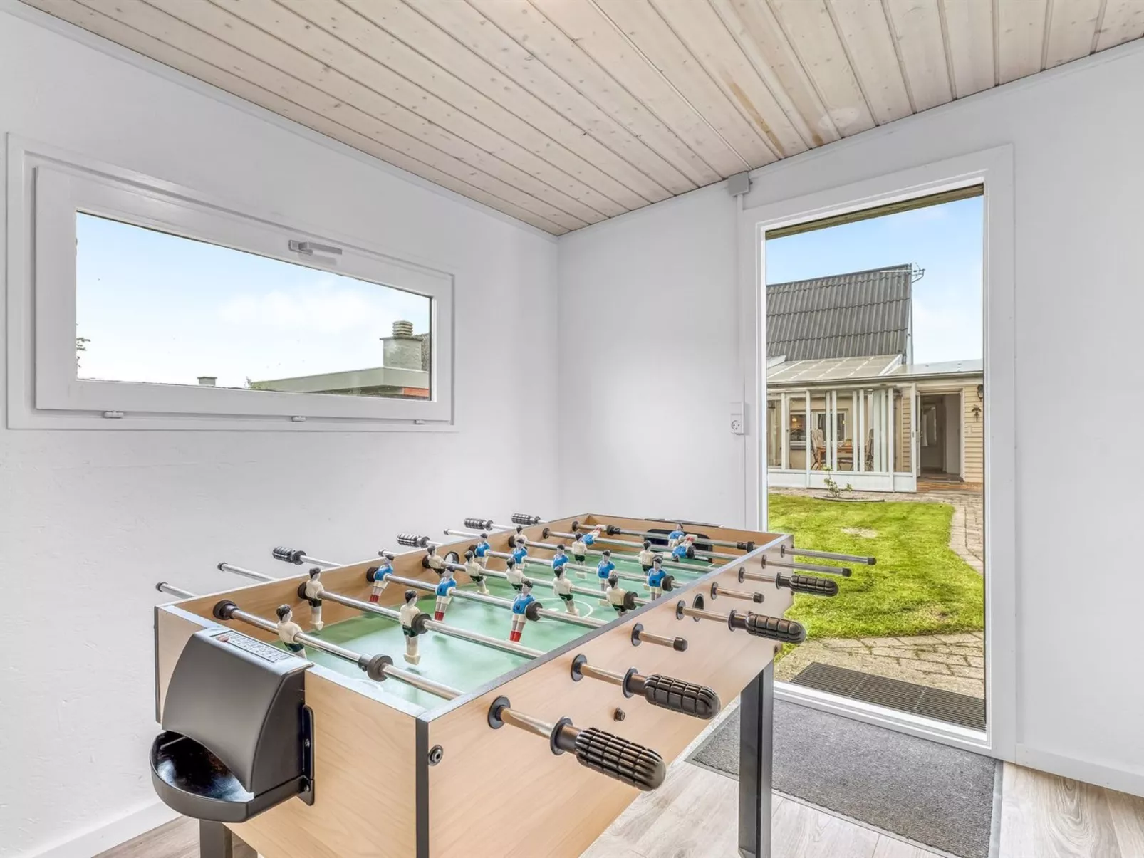 "Anneke" - 1.3km from the sea-Binnen