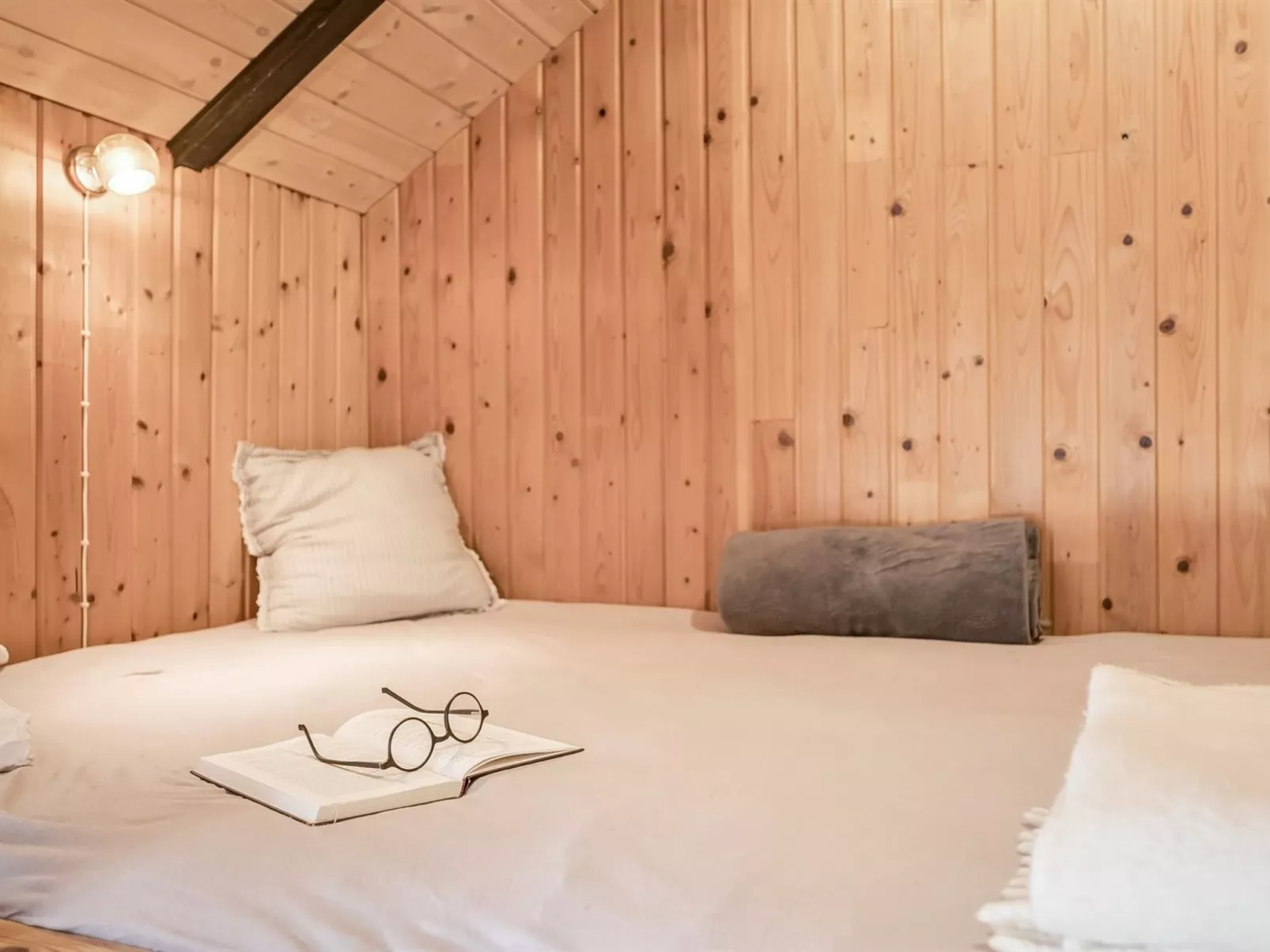 "Kadife" -  from the sea-Binnen