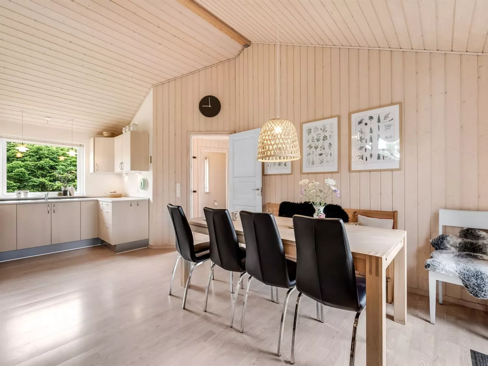 "Jarmunrek" - 400m to the fjord-Binnen