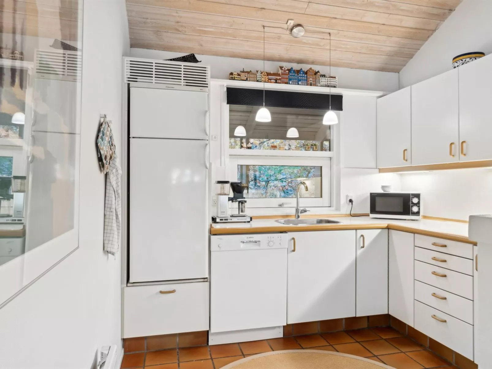 "Teodosij" - 500m from the sea-Binnen