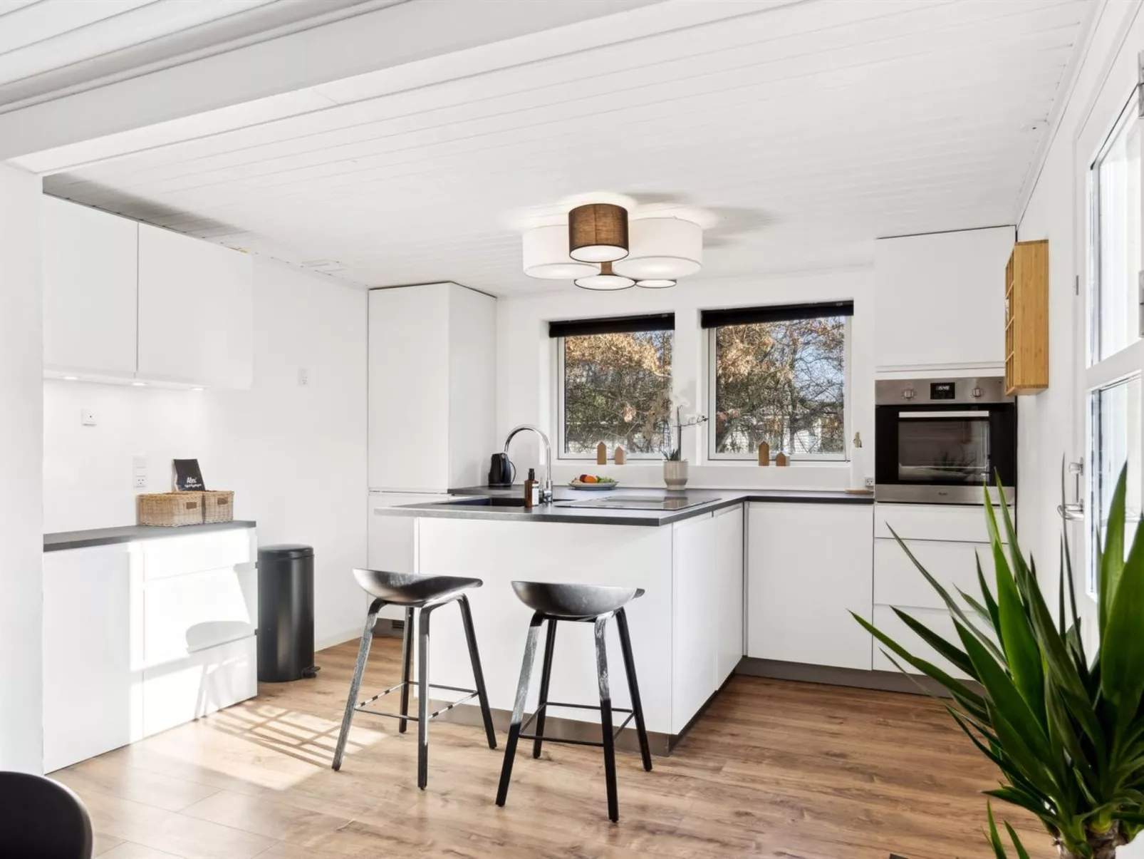 "Sebine" - 200m from the sea-Binnen