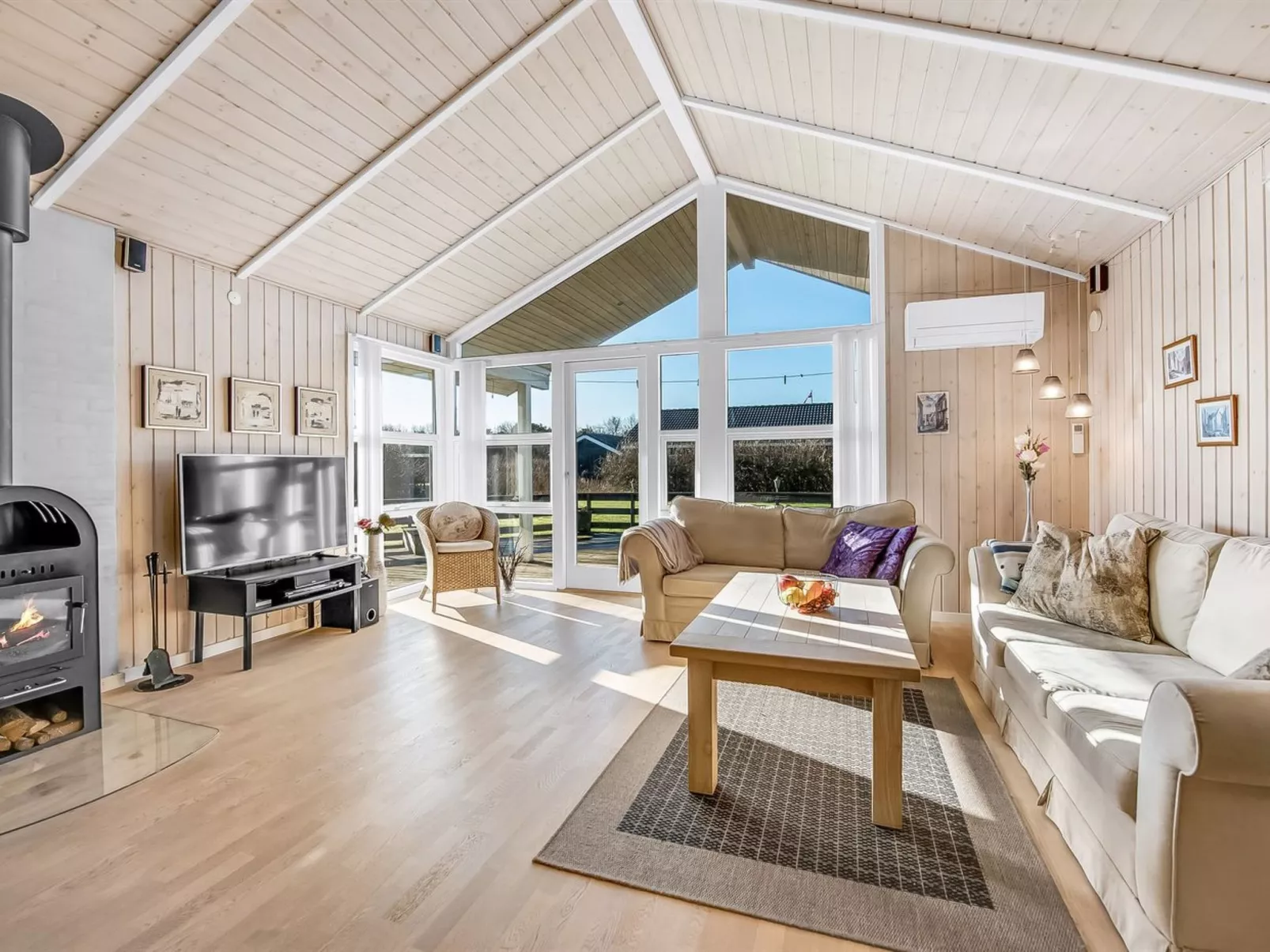 "Asgard" - 800m to the fjord-Binnen