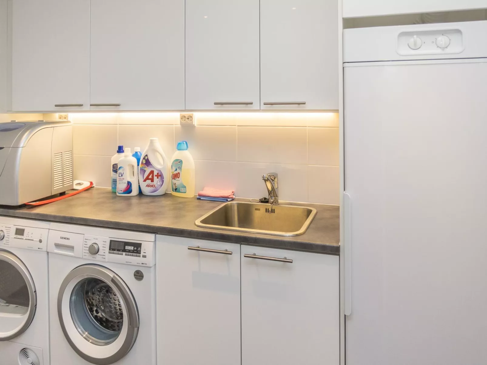 Holy lake chalet b-Binnen