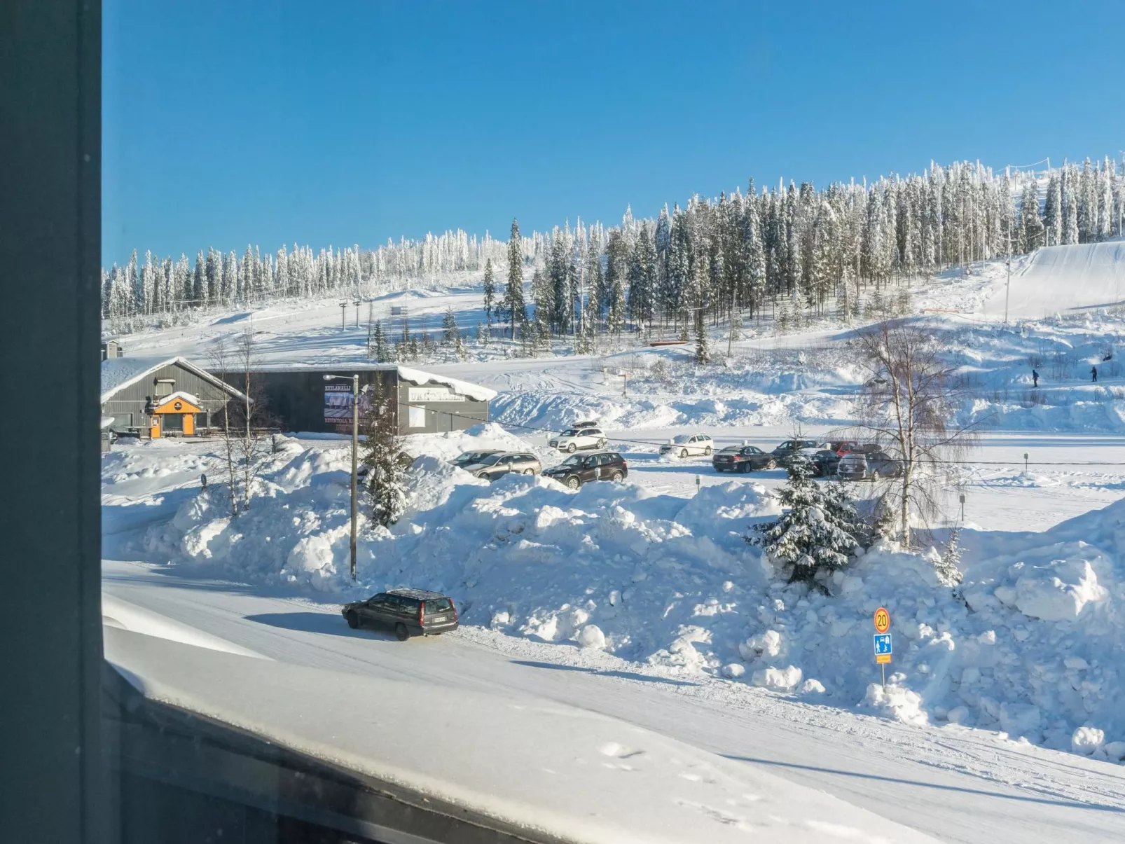 Skivillas 61 ukkohalla (b3)-Binnen