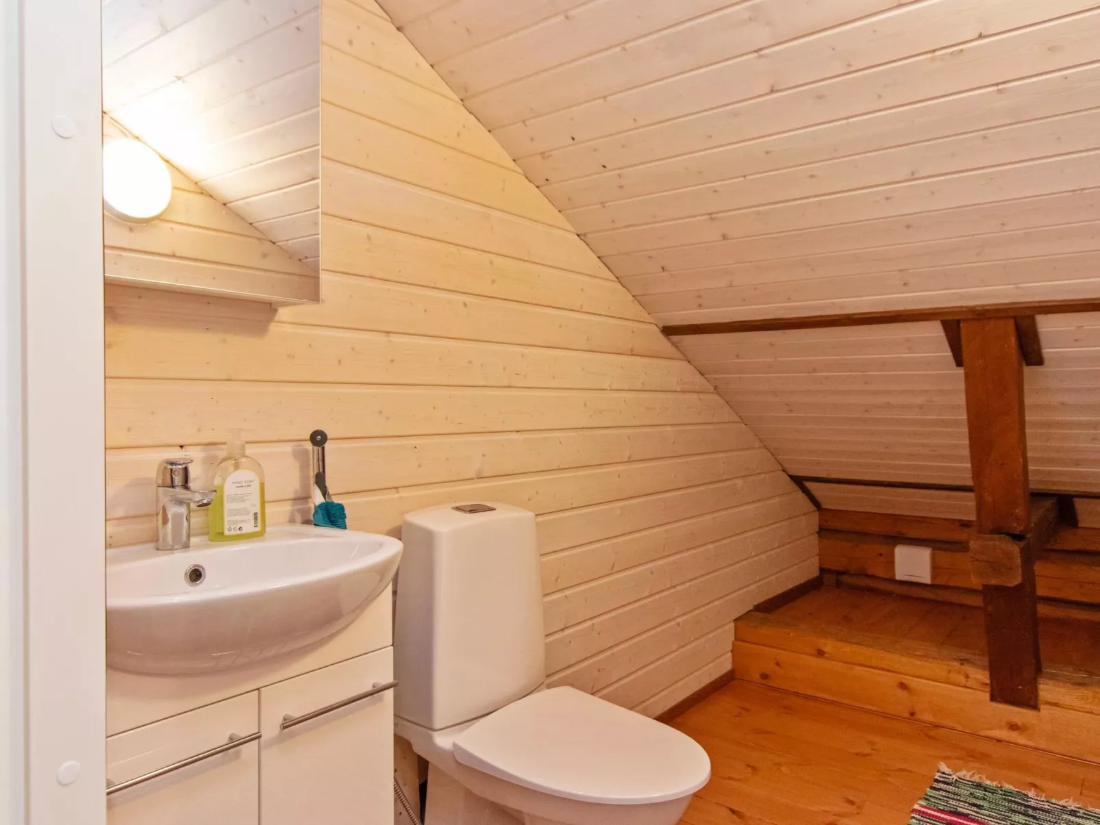 Kaislajärven huvila-Binnen