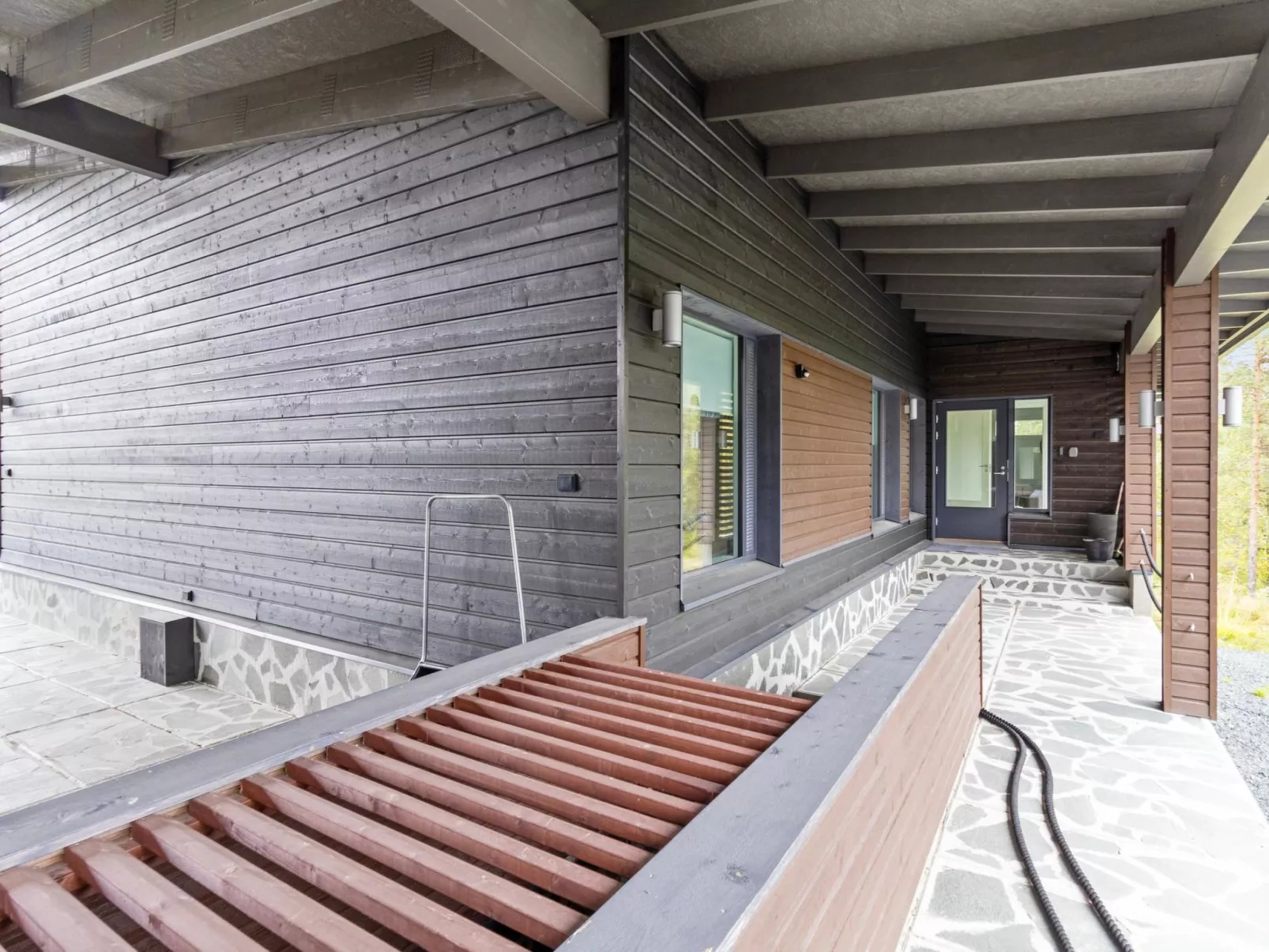 Holy lake chalet a-Binnen