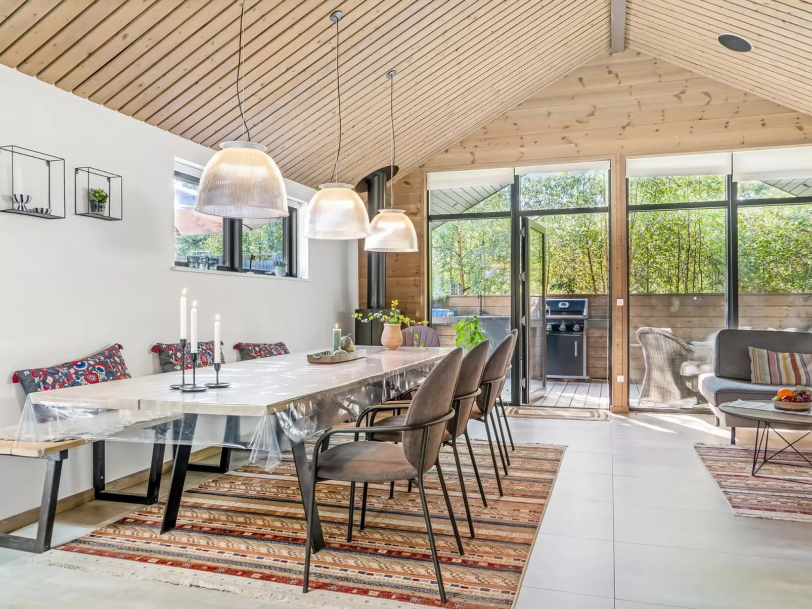 "Arbnora" -  from the sea-Binnen