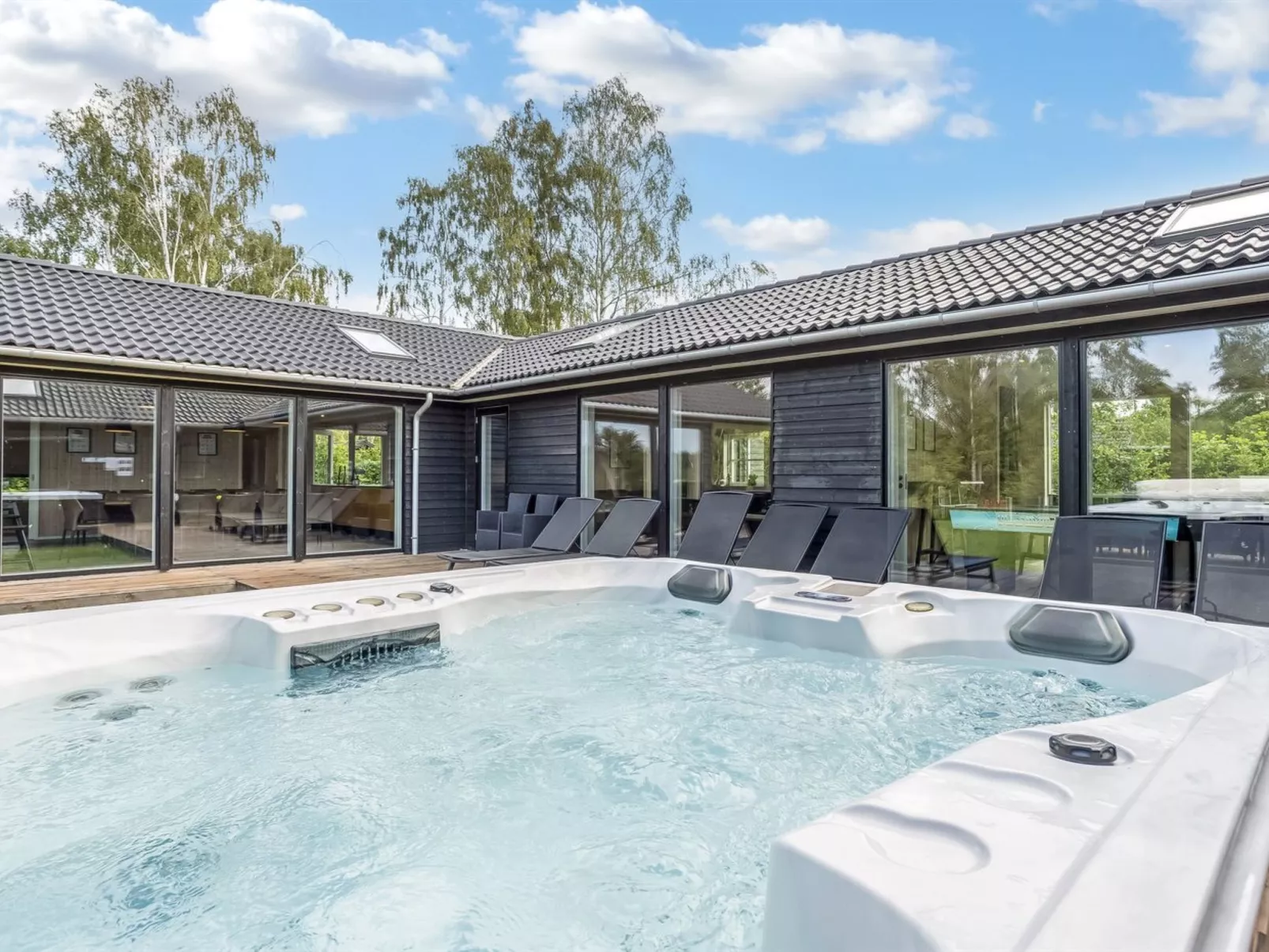 "Matild" - 400m from the sea-Binnen