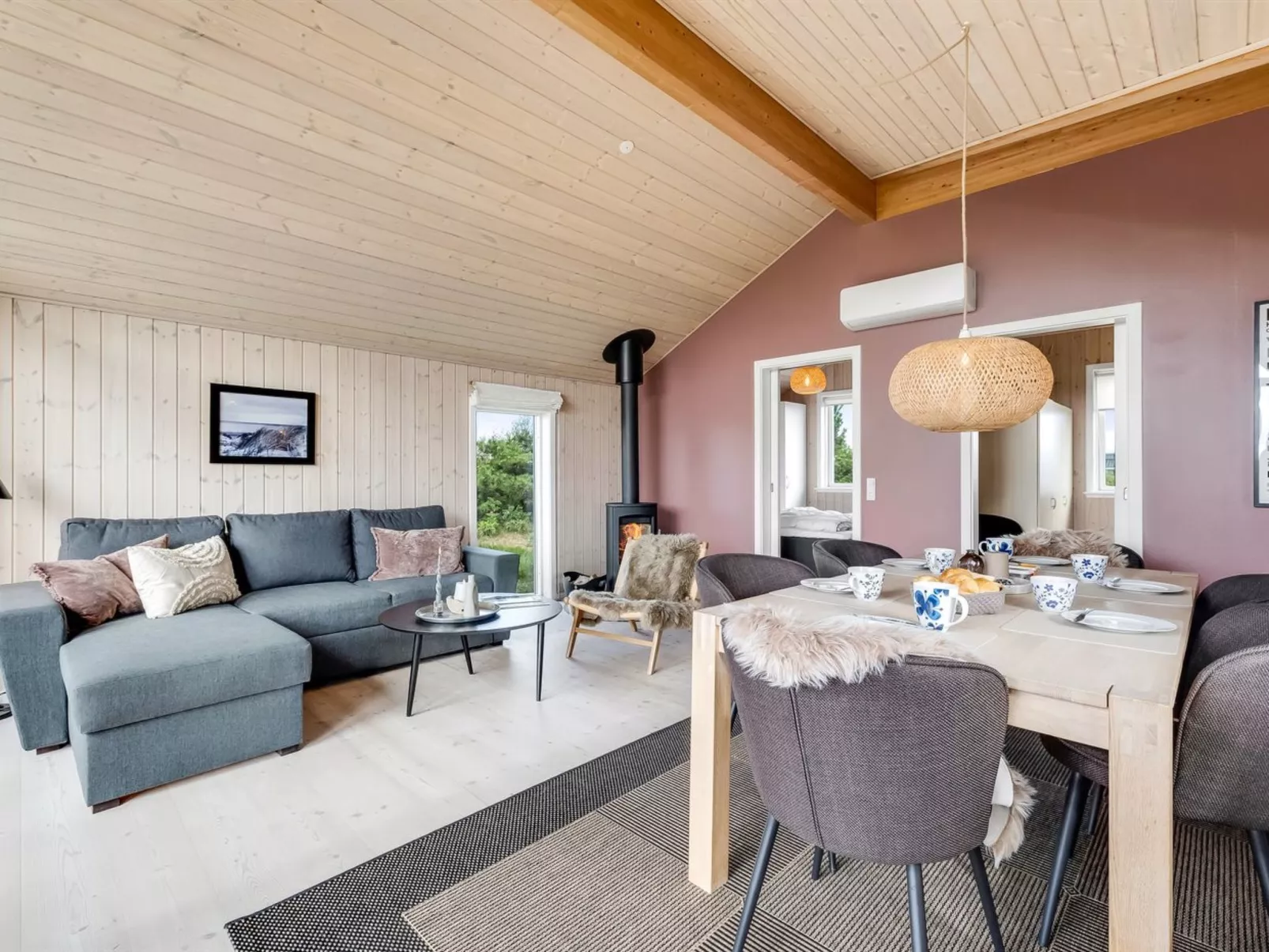 "Effie" - 500m from the sea-Binnen