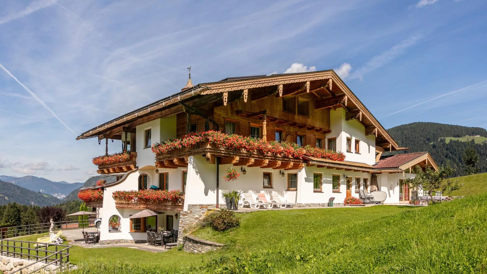 Landhaus Marchfeld Top 1-Buitenkant zomer