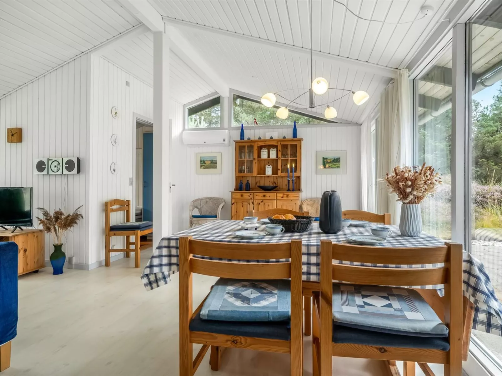 "Saila" - 1.2km from the sea-Binnen