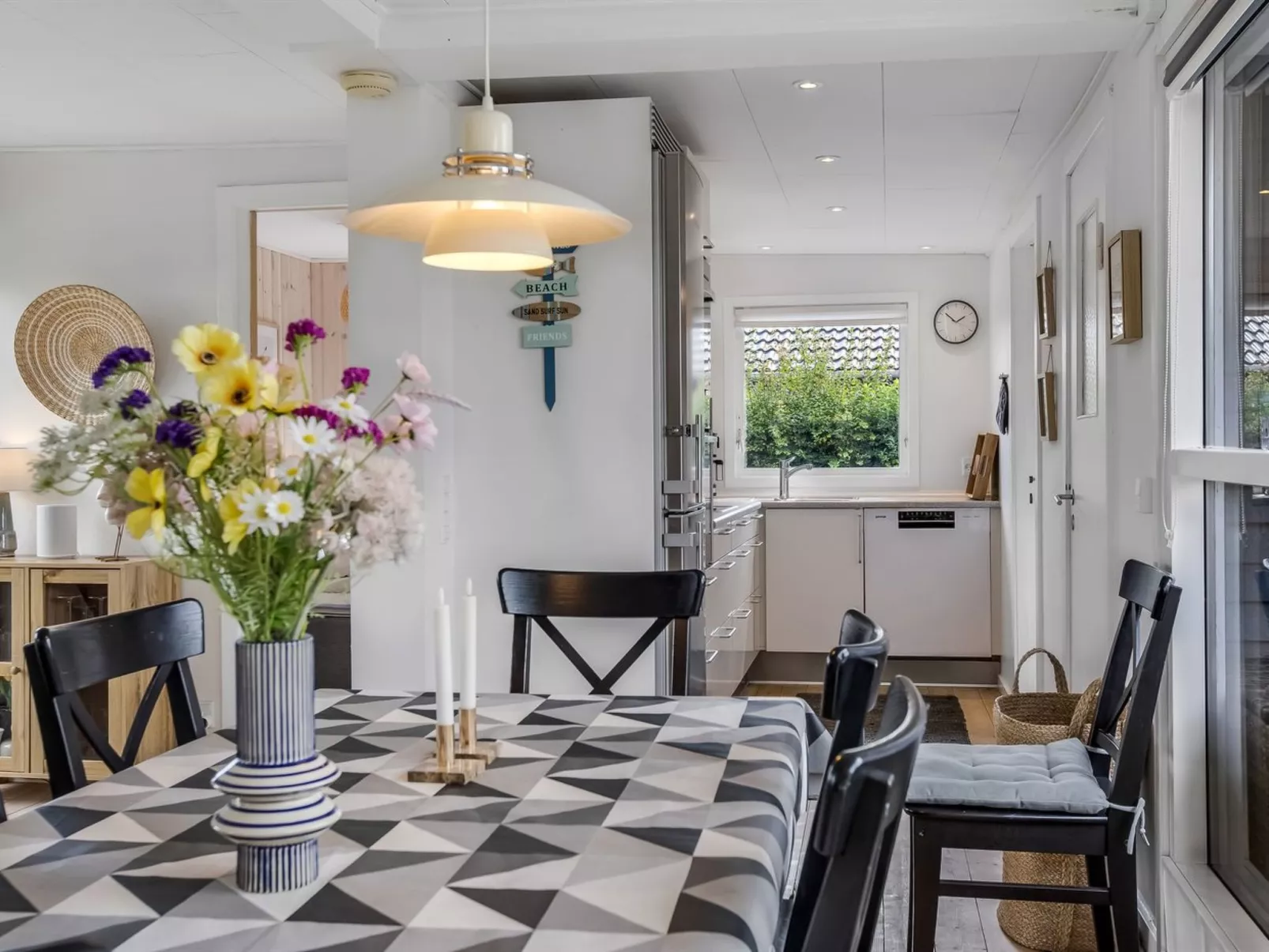 "Adia" - 500m from the sea-Binnen