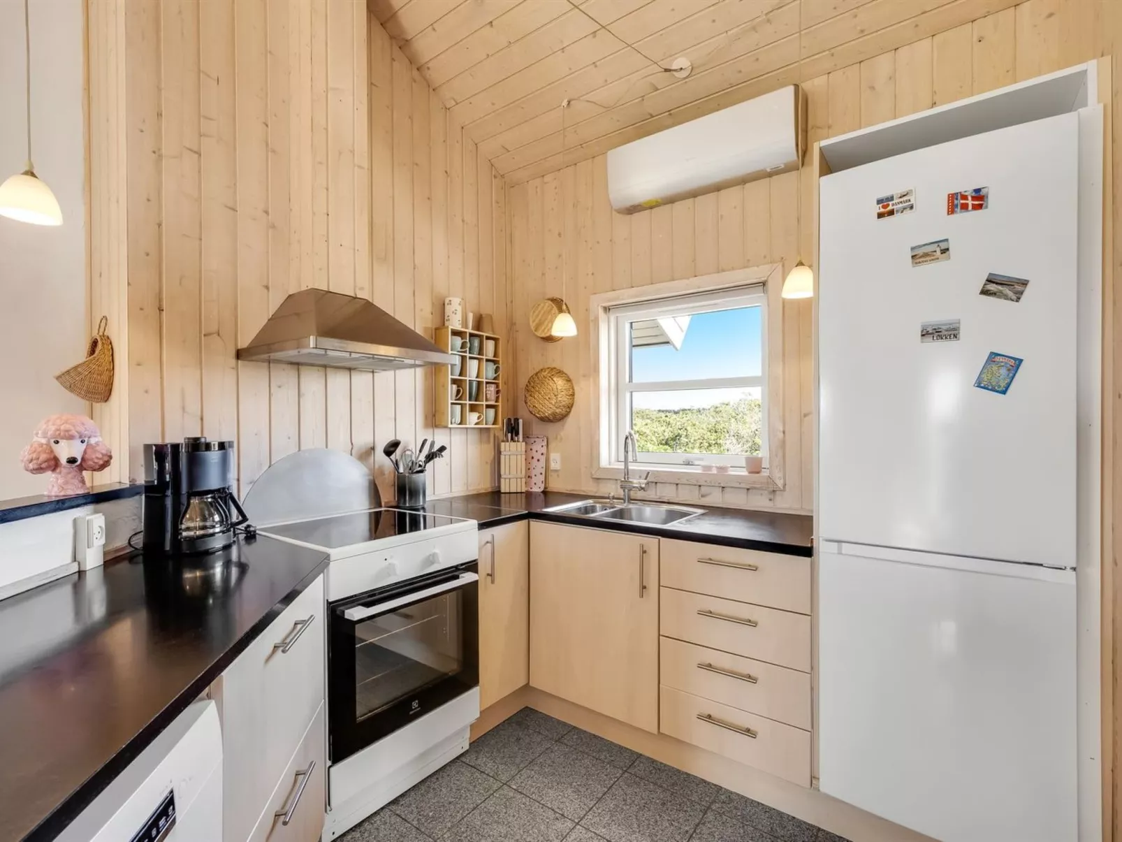 "Aiana" - 300m from the sea-Binnen