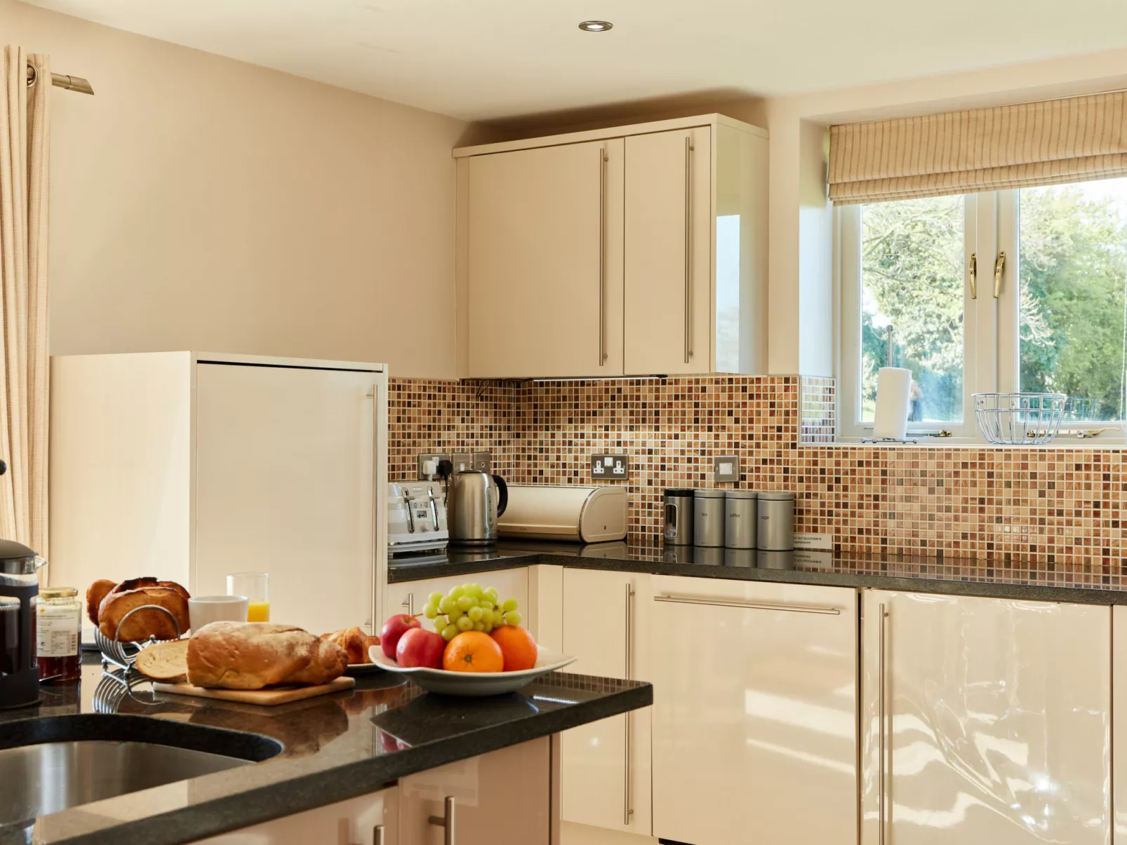 Sunshine Cottage-Binnen