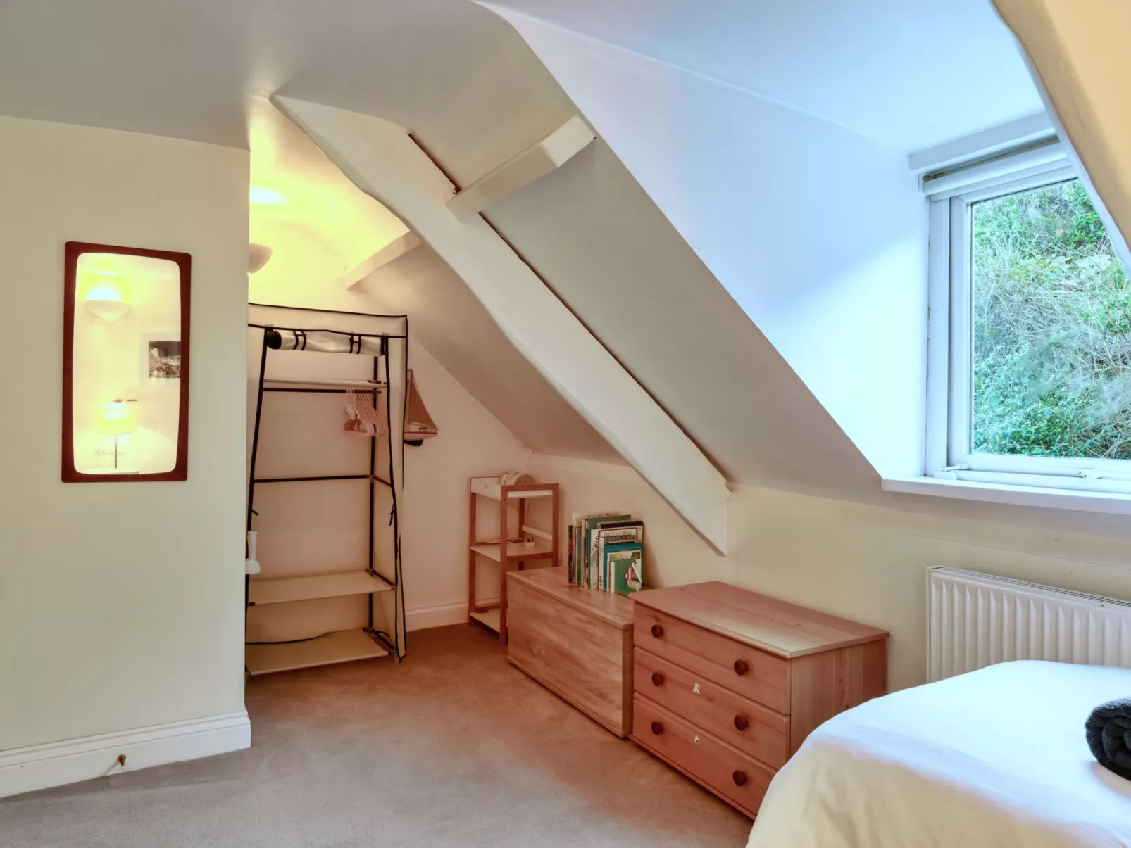 Nor Nour, Cawsand-Binnen