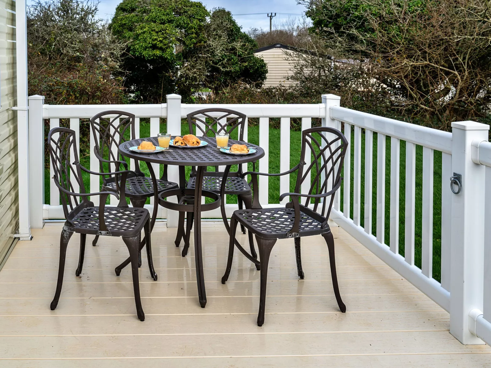 Phoenix Retreat-Buiten