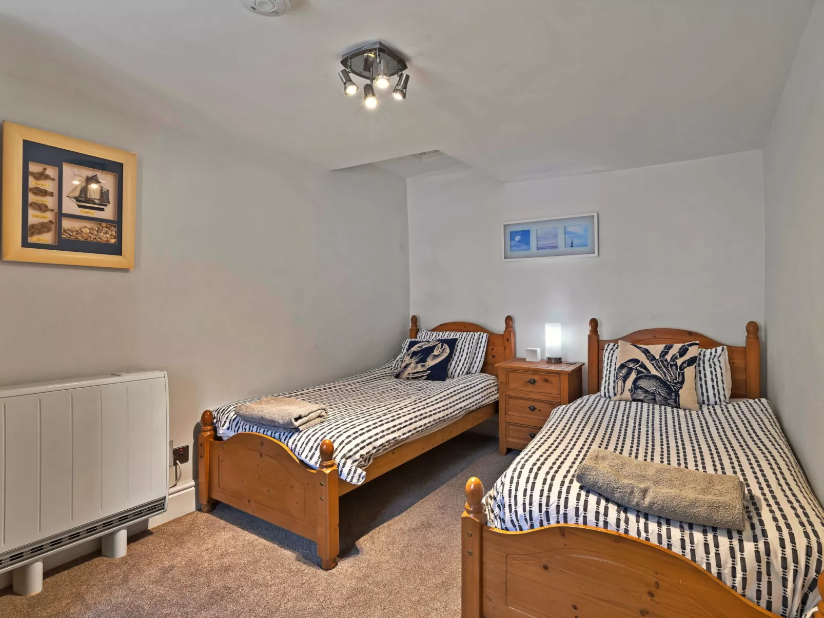 Porthole Cottage-Binnen