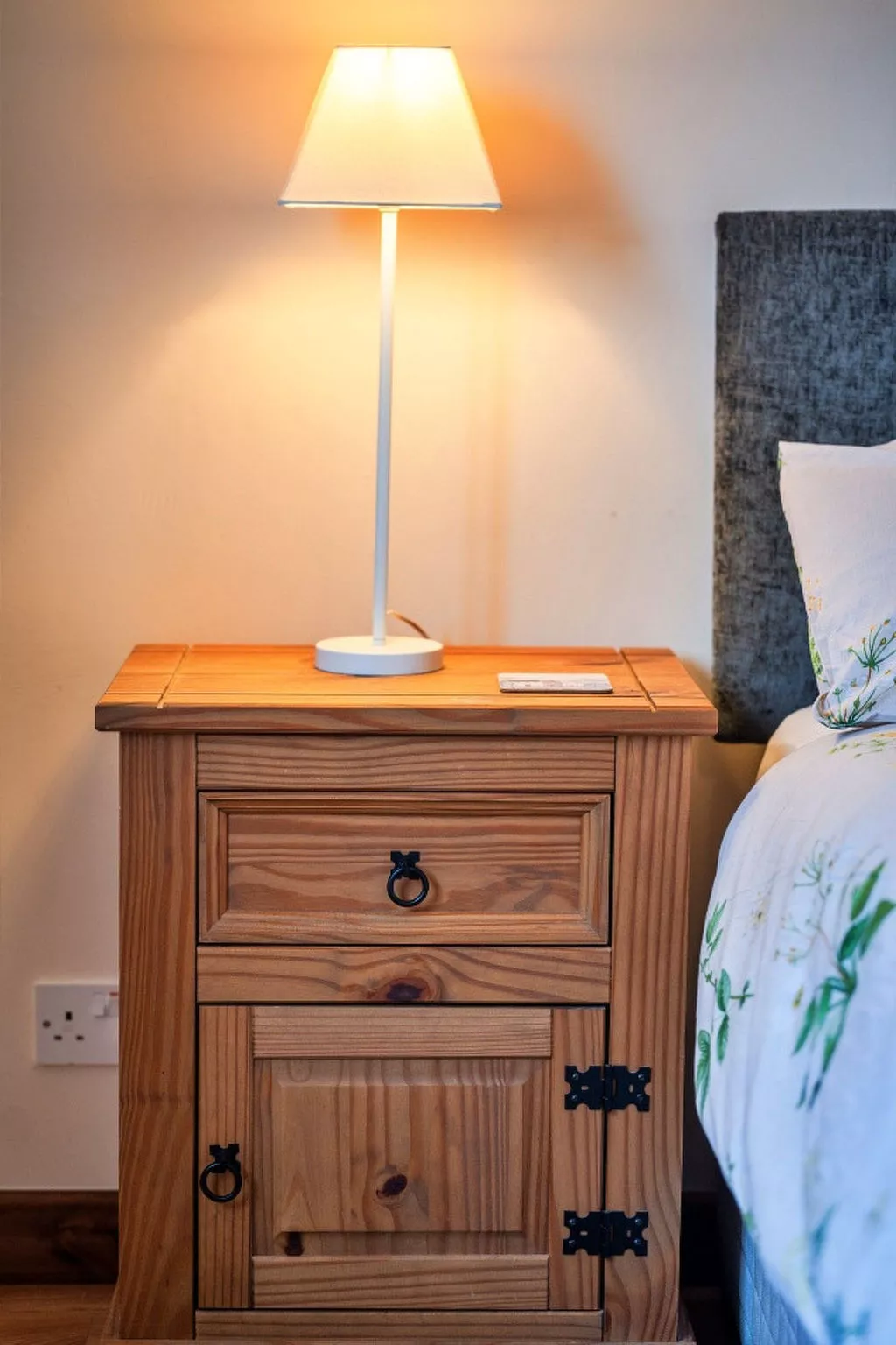 No.1 Gladys' Orchard-Binnen