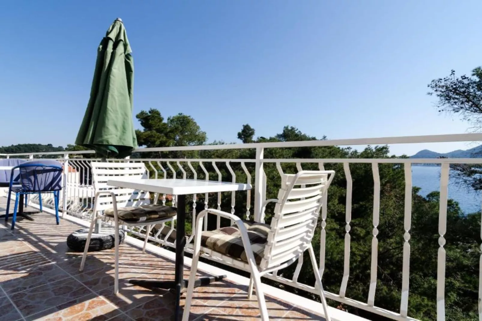 Guest House Sobra 38 - Double Room 1-Terrasbalkon