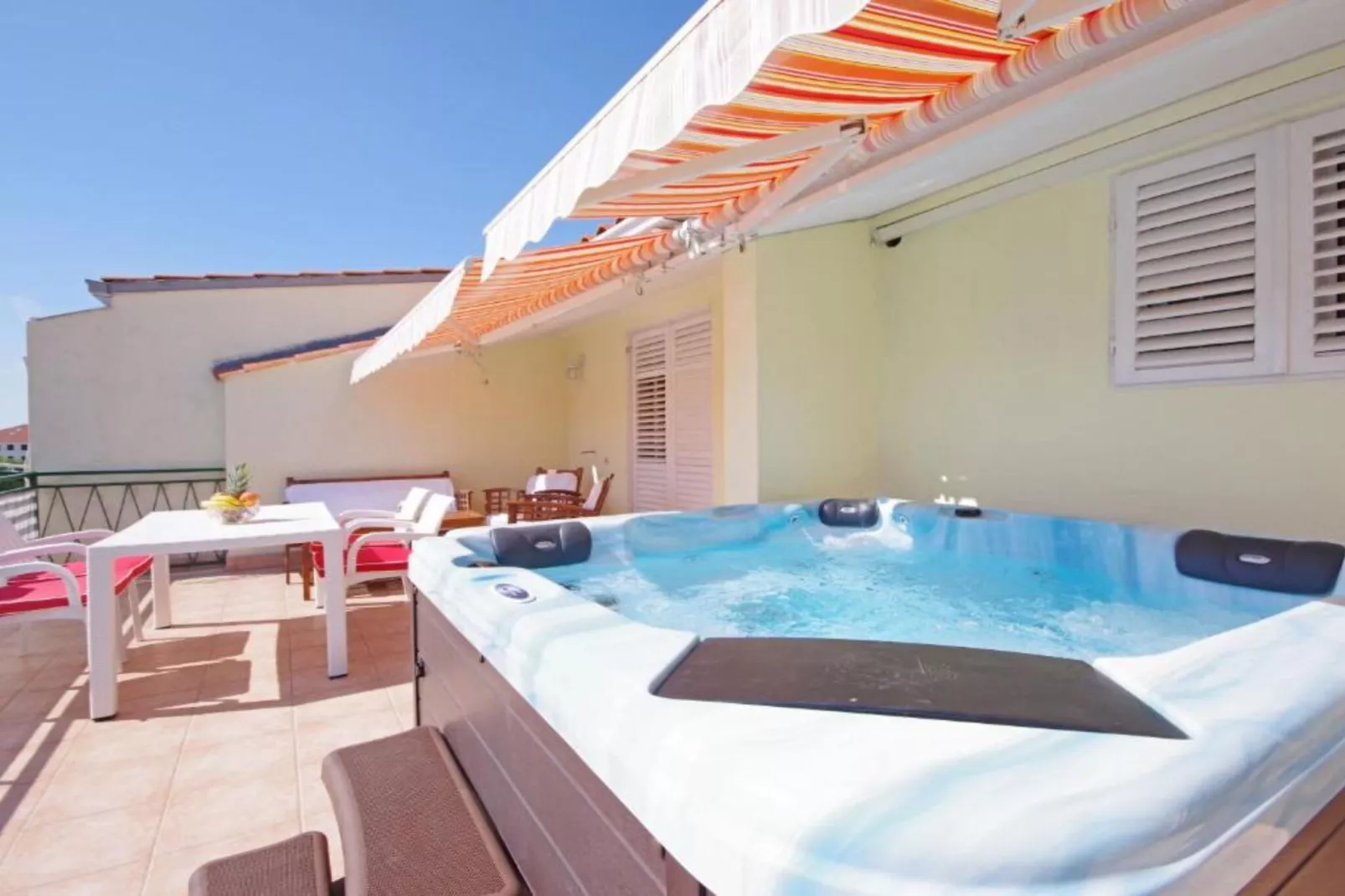 Apartments Ribarević - Three Bedroom Apartment With Terrace and Sea View-Zwembad