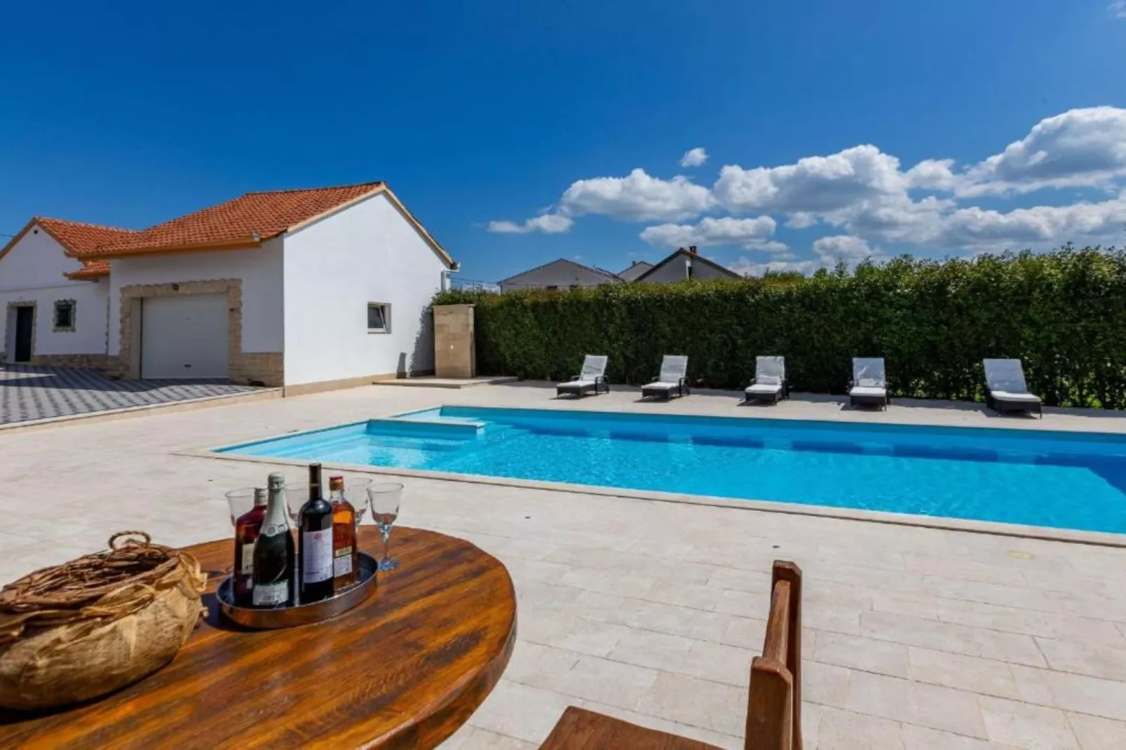 Peaceful Murvica Villa Pool, Garden, and Modern Comfort - Two Bedroom Holiday Home with Private Pool-Zwembad