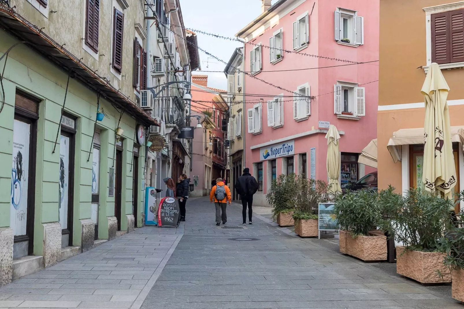 Downtown Koper Spacious Apartment with Balcony - Two Bedroom Apartment with Balcony-Buitenlucht