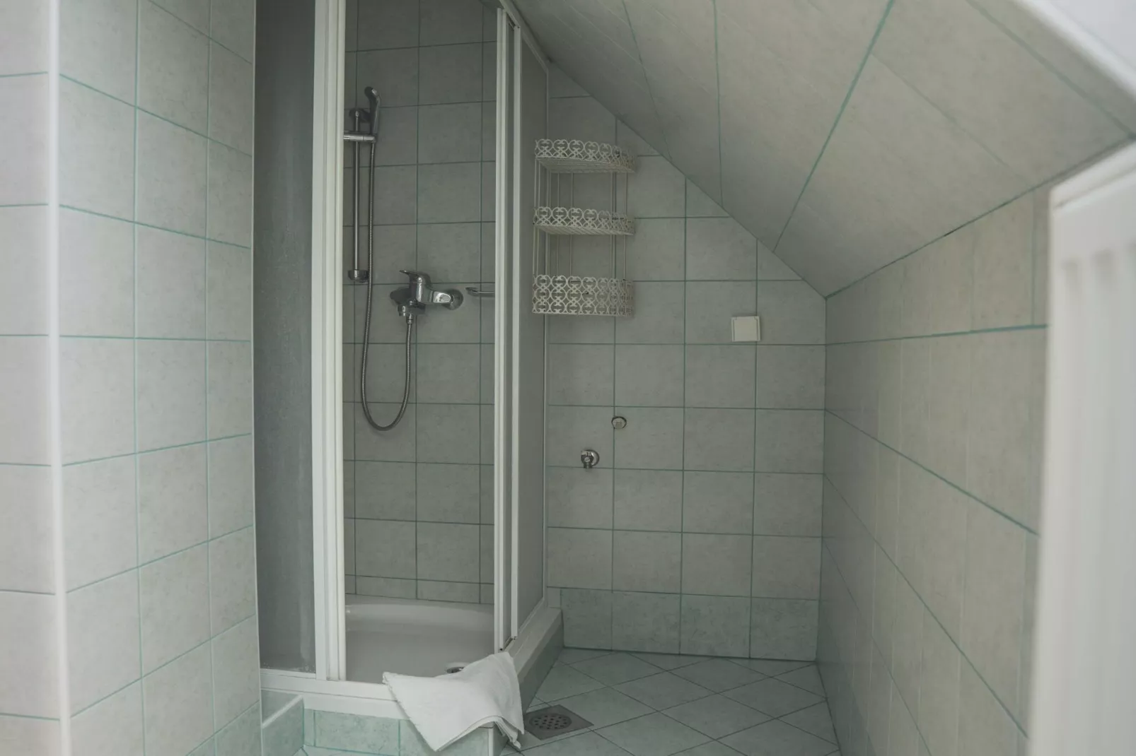 Comfortable Apartment with Mountain View - One Bedroom Apartment-Badkamer