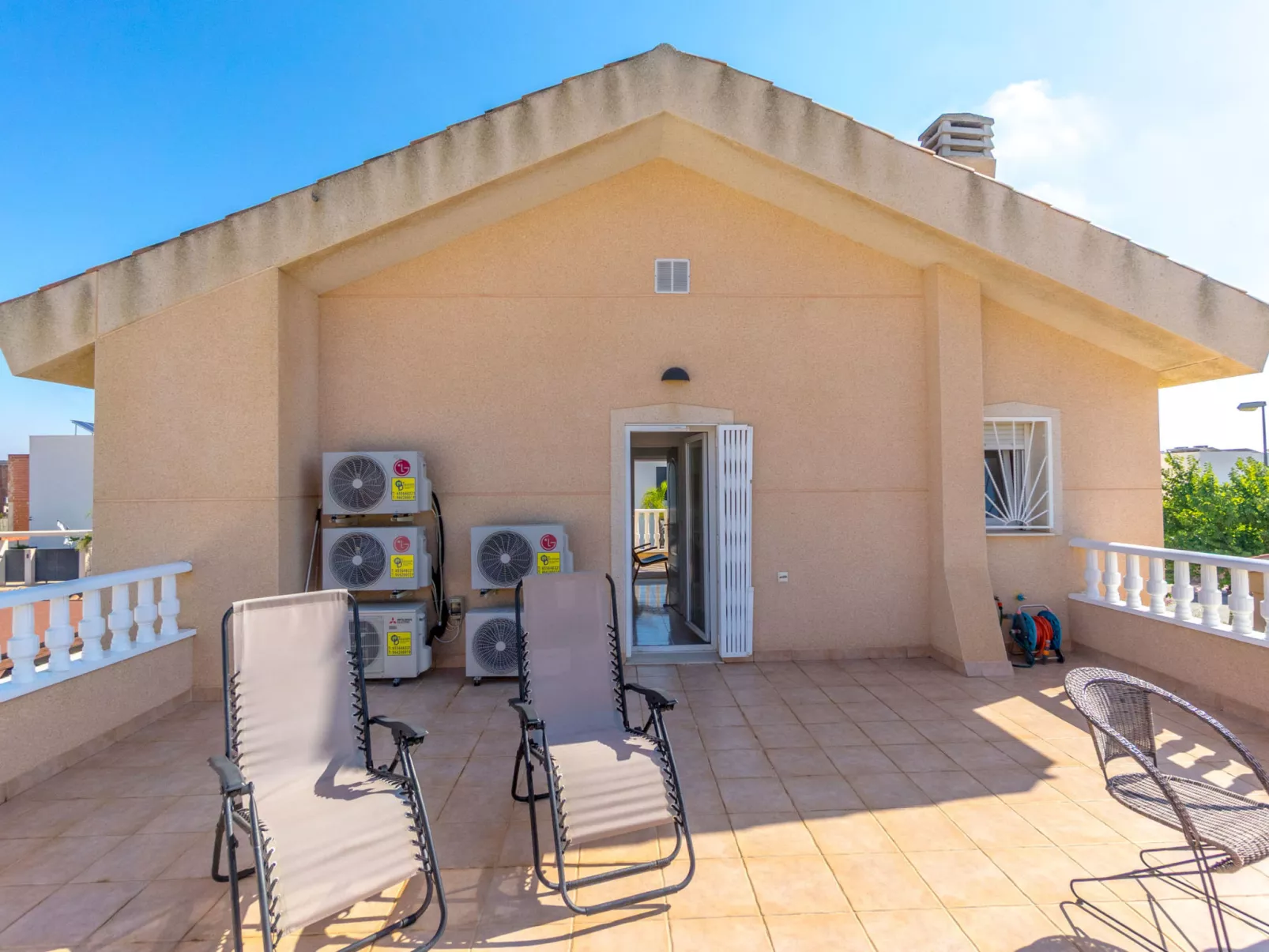 Villa Recorral-Buiten