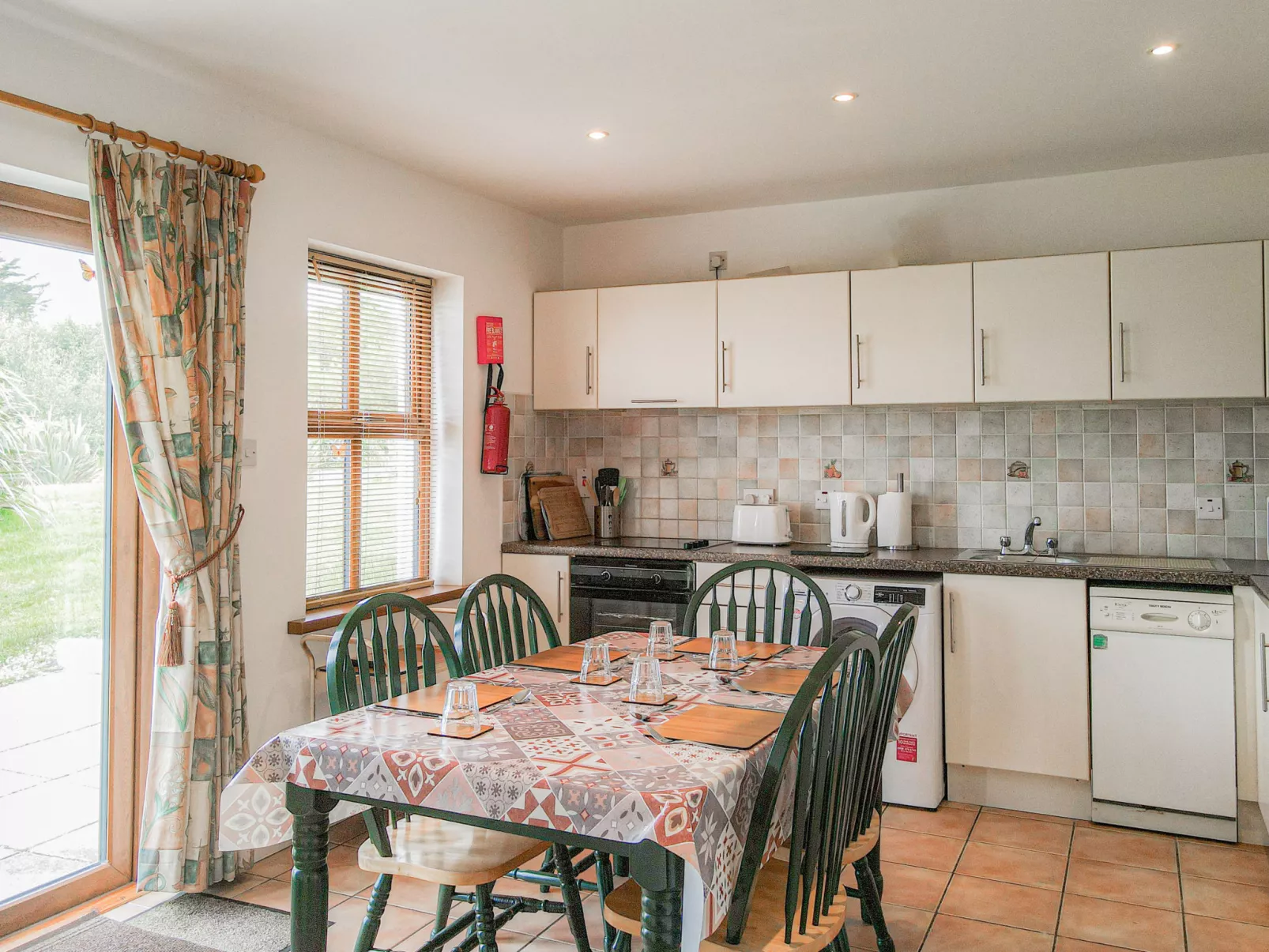 Achill Sound HV No 9-Binnen