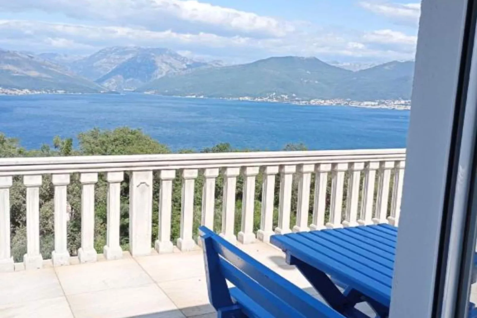 Tivat Relax with Stunning Sea & Mountain Views - Standard Studio Apartment 1-Terrasbalkon