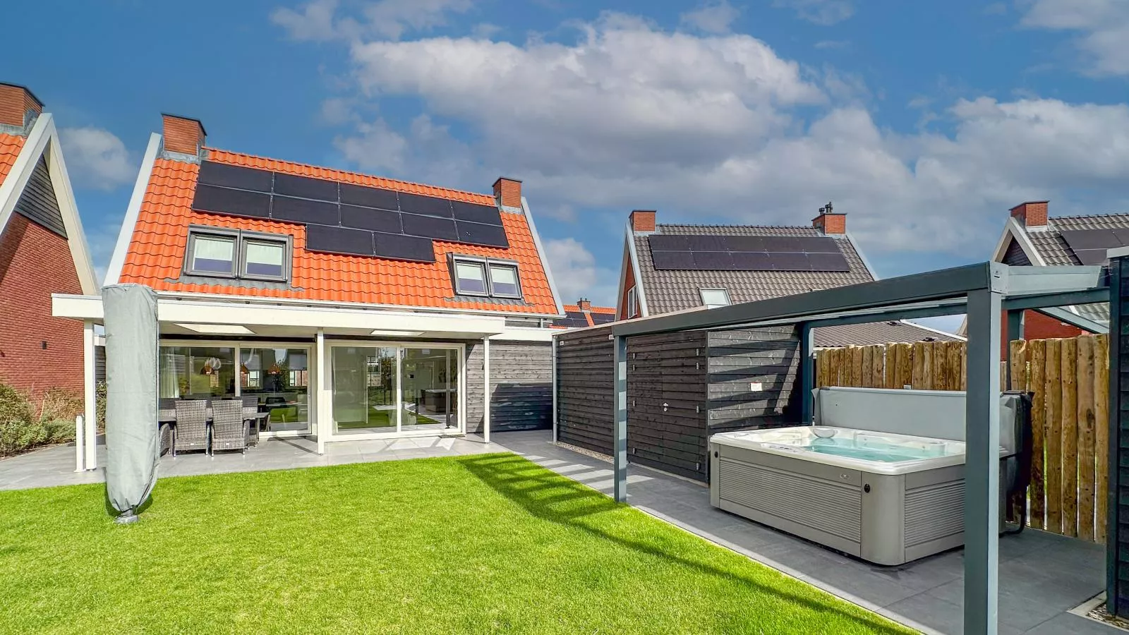 Coast and Calm 63-Buitenkant zomer