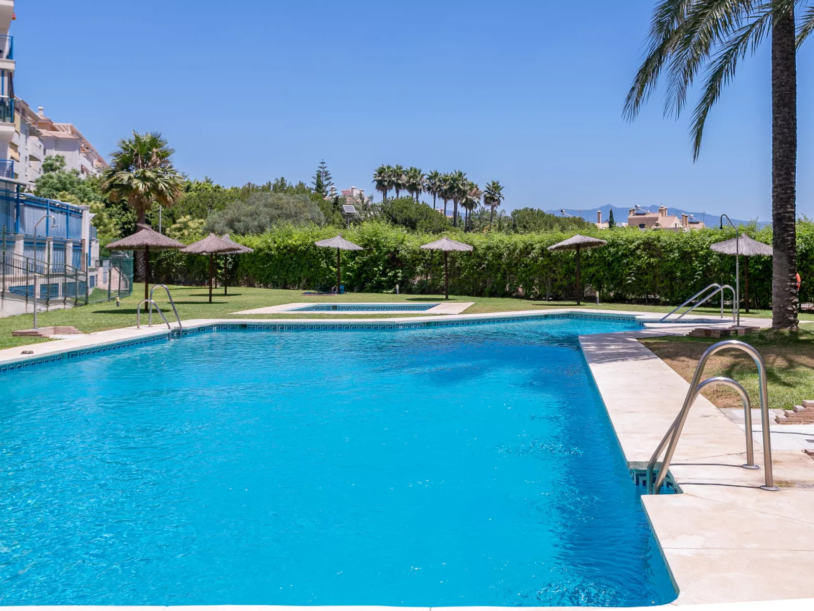 Urban Nest Estepona-Buiten