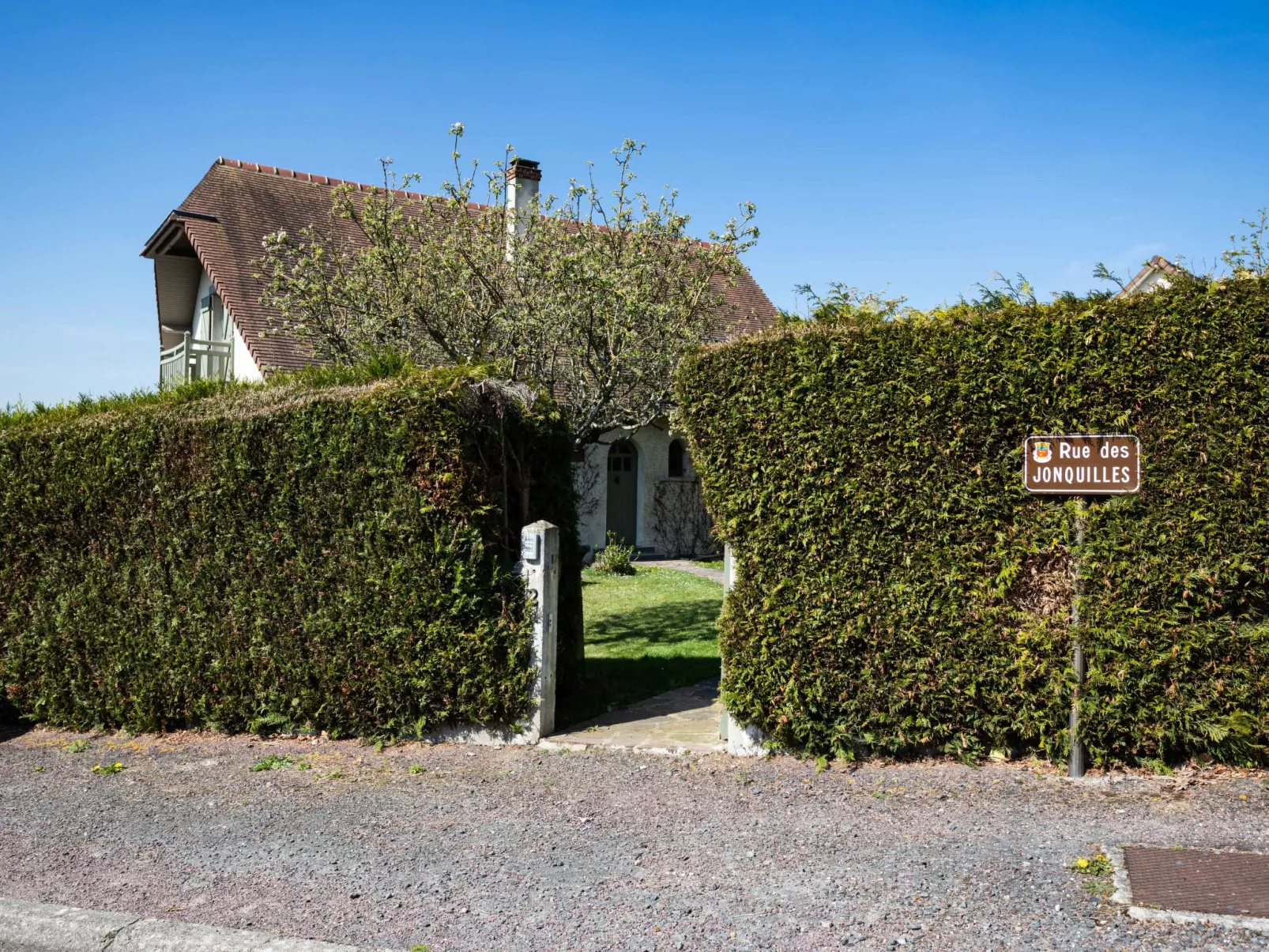 Les Jonquilles-Buiten