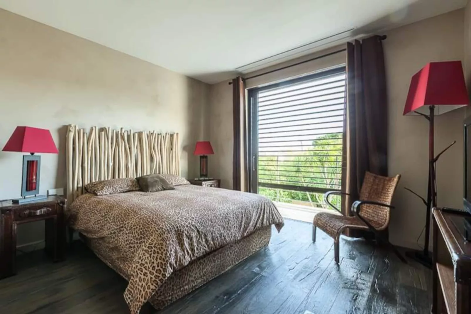 Résidence Villa En Domaine Priv&eacute; Avec Piscine Chauff&eacute;e-Niet-getagd