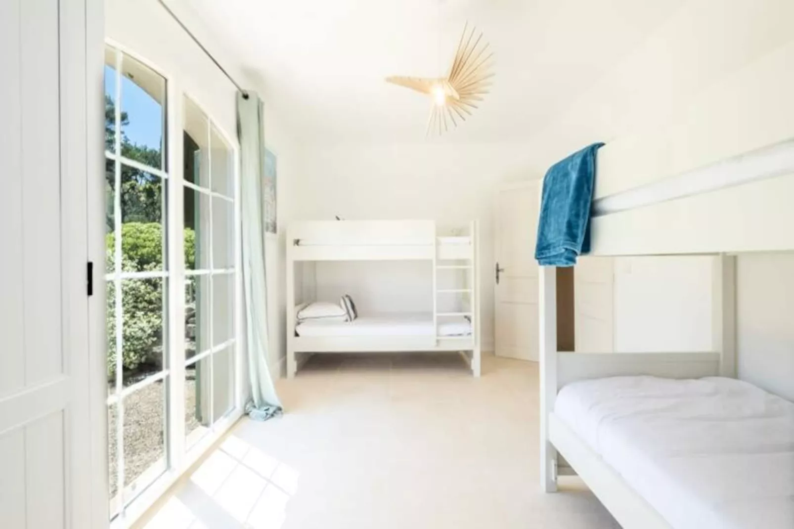 Résidence Bijou De 280m2 Et Piscine à Débordement Au Calme Absolu-Niet-getagd