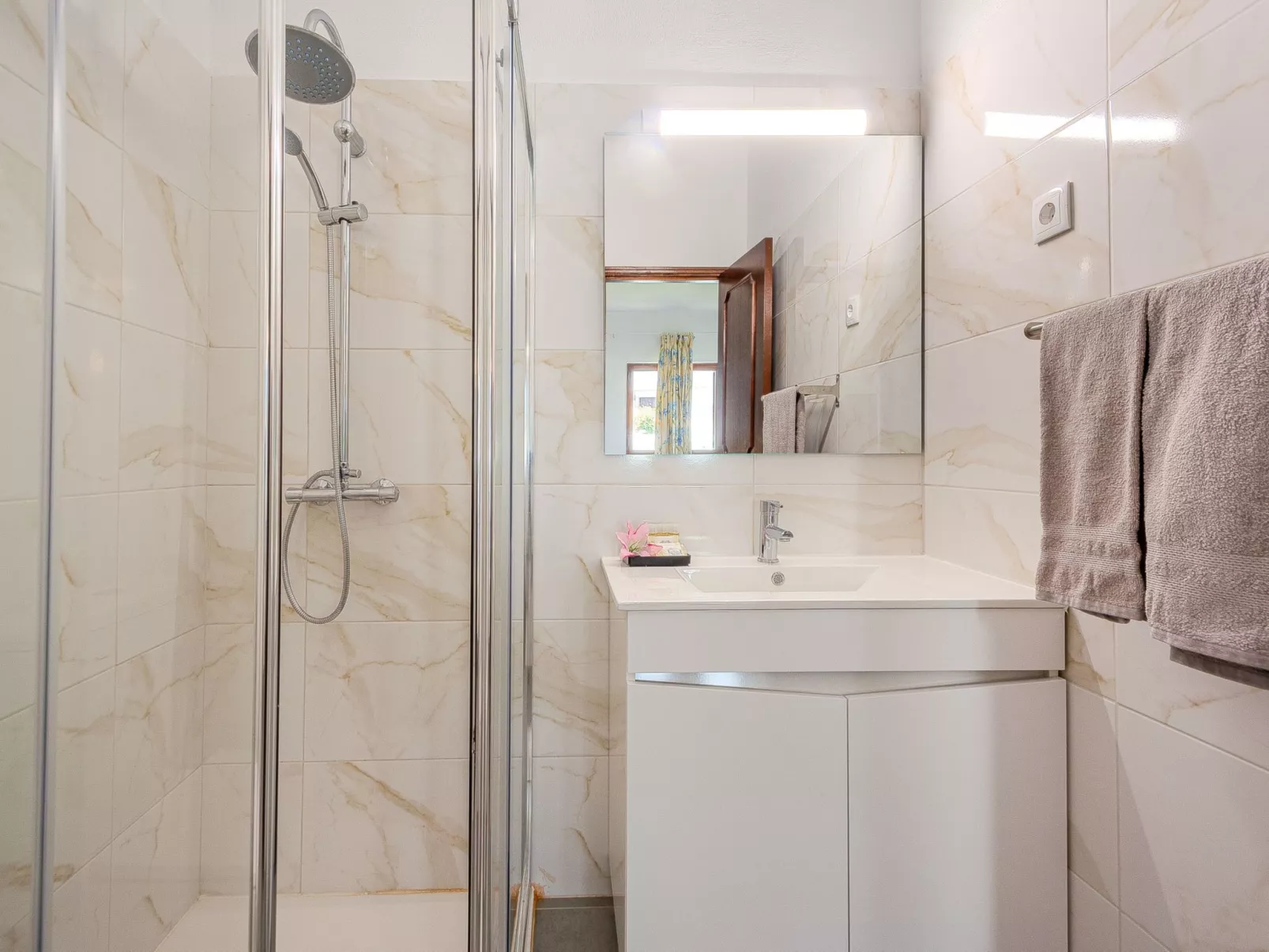 Amélia - Sunny Way-Binnen