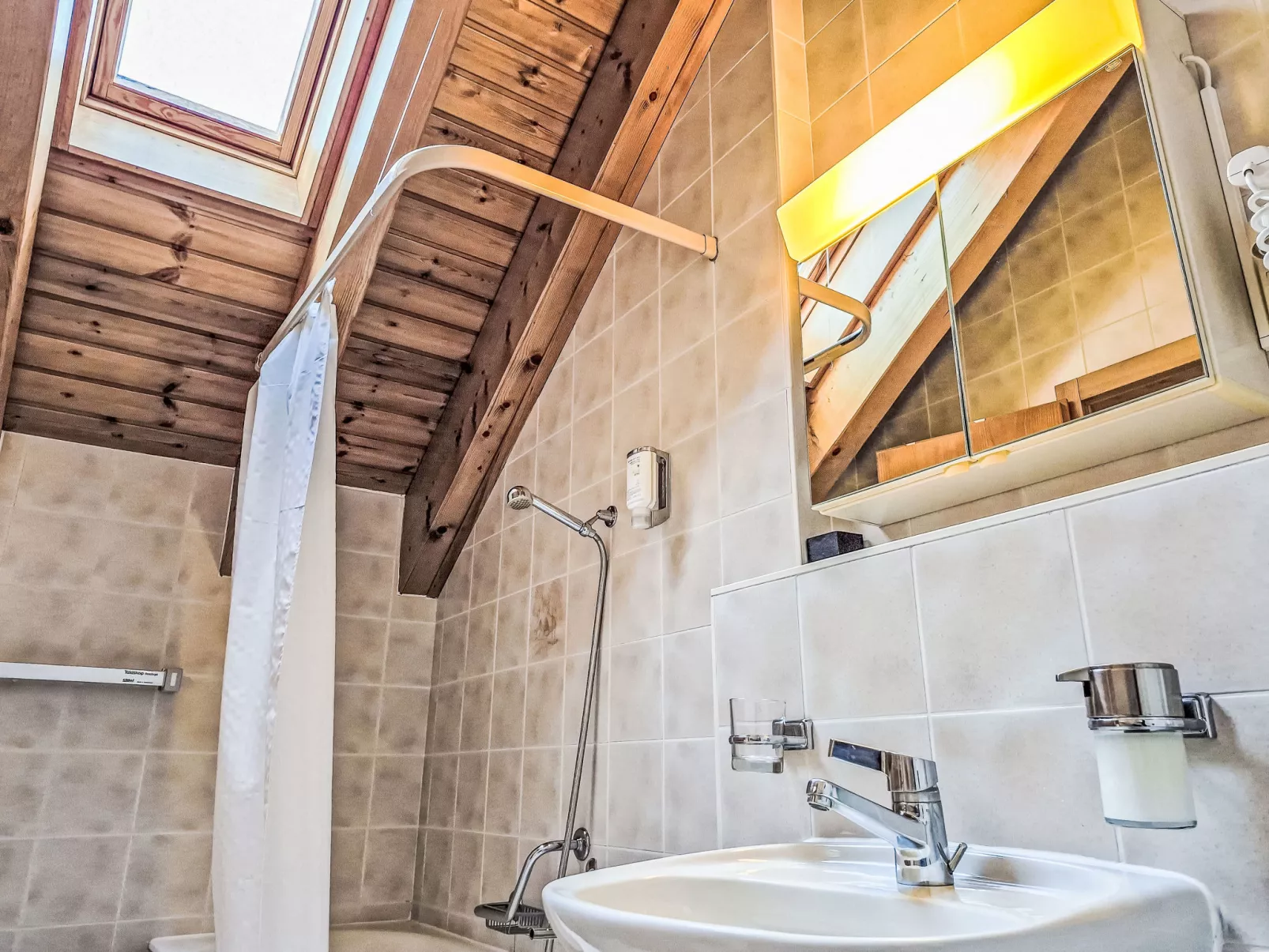 Les Thermalies 202-Binnen