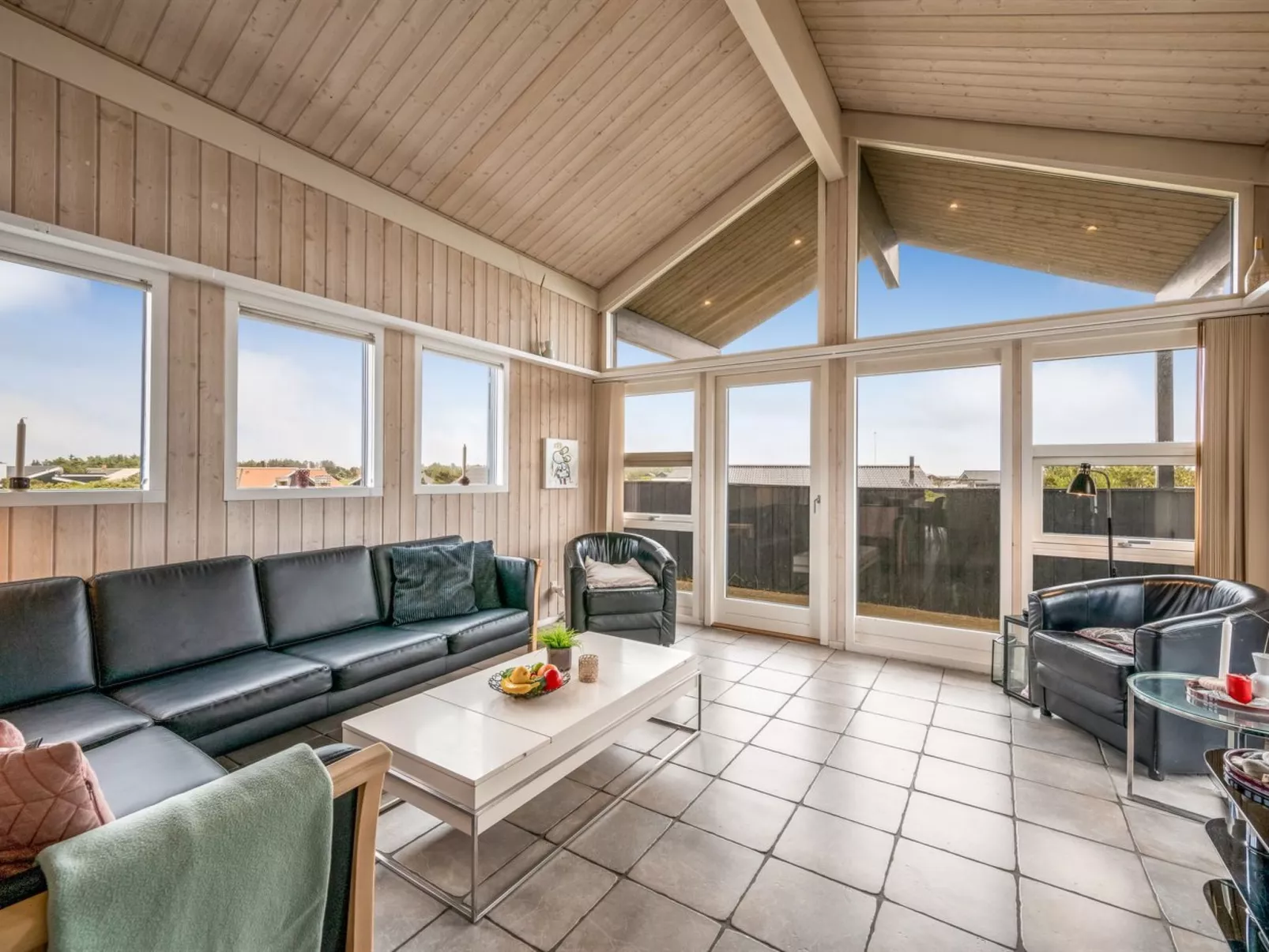 "Temjana" -  from the sea-Binnen