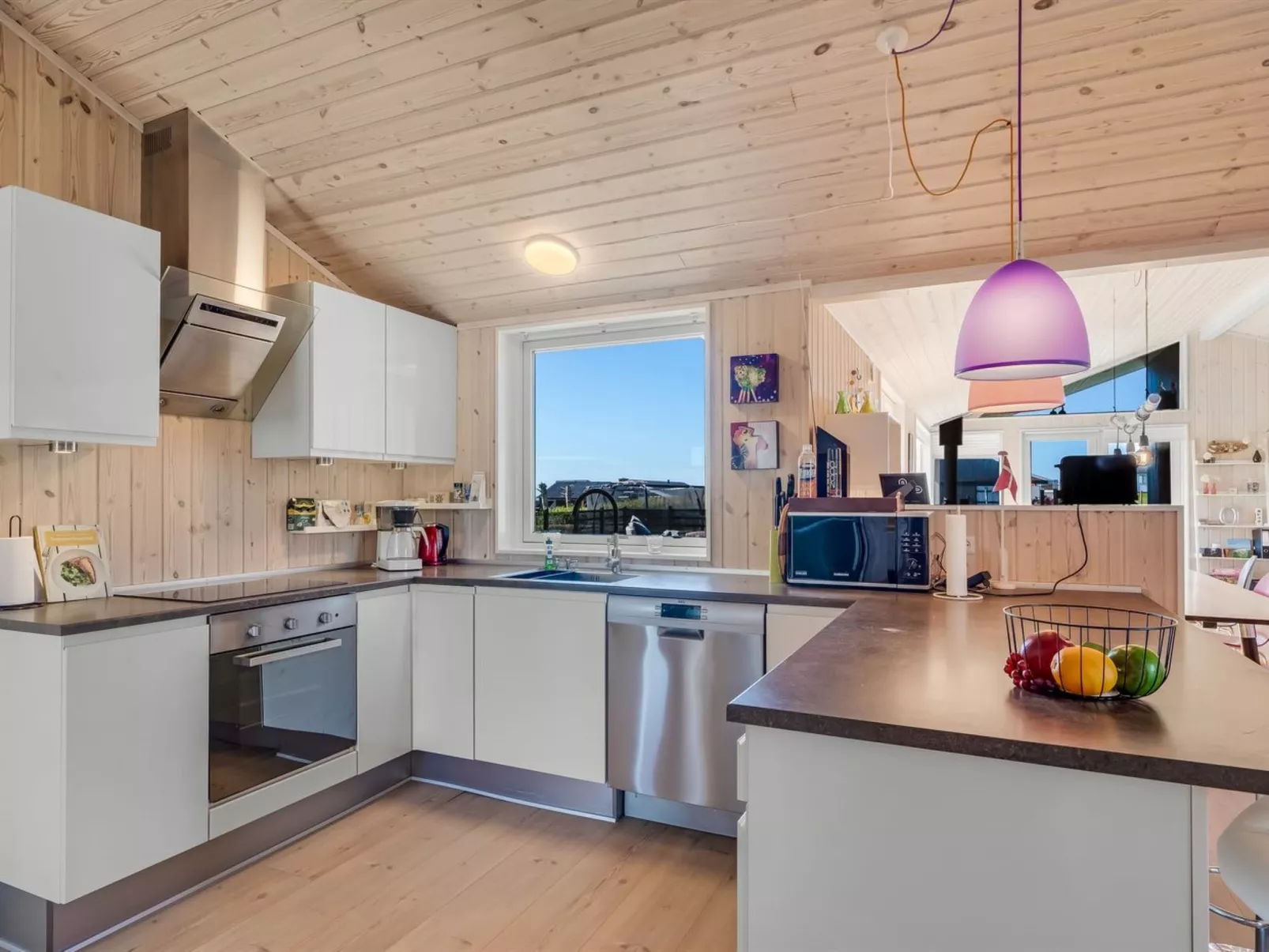 "Ginia" - 150m to the fjord-Binnen