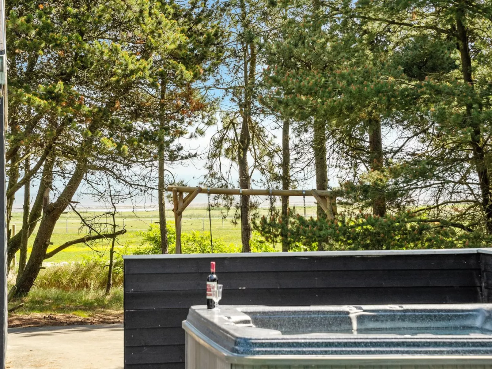 "Svanborg" - 3.7km from the sea-Binnen