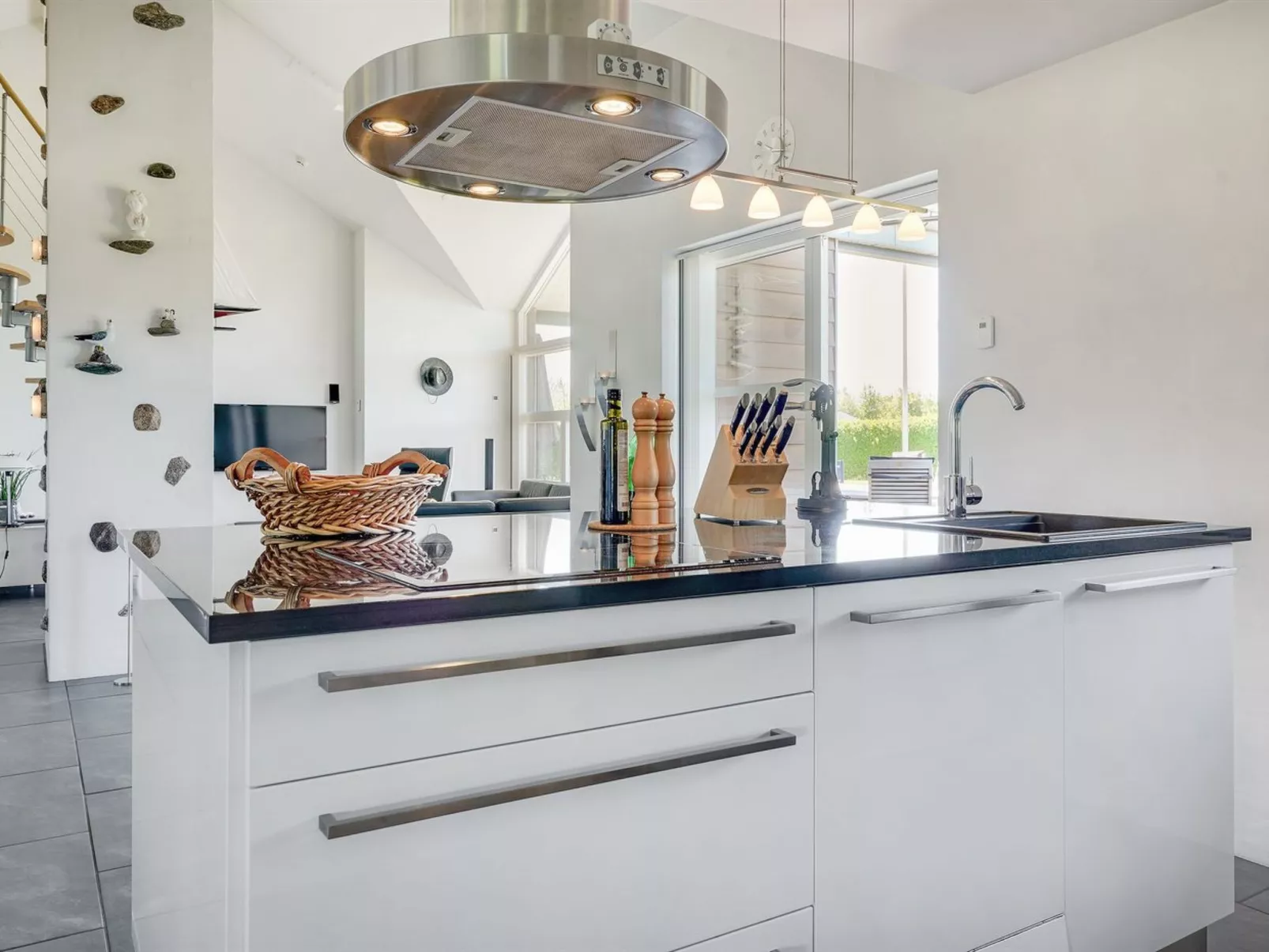 "Hans" - 700m from the sea-Binnen