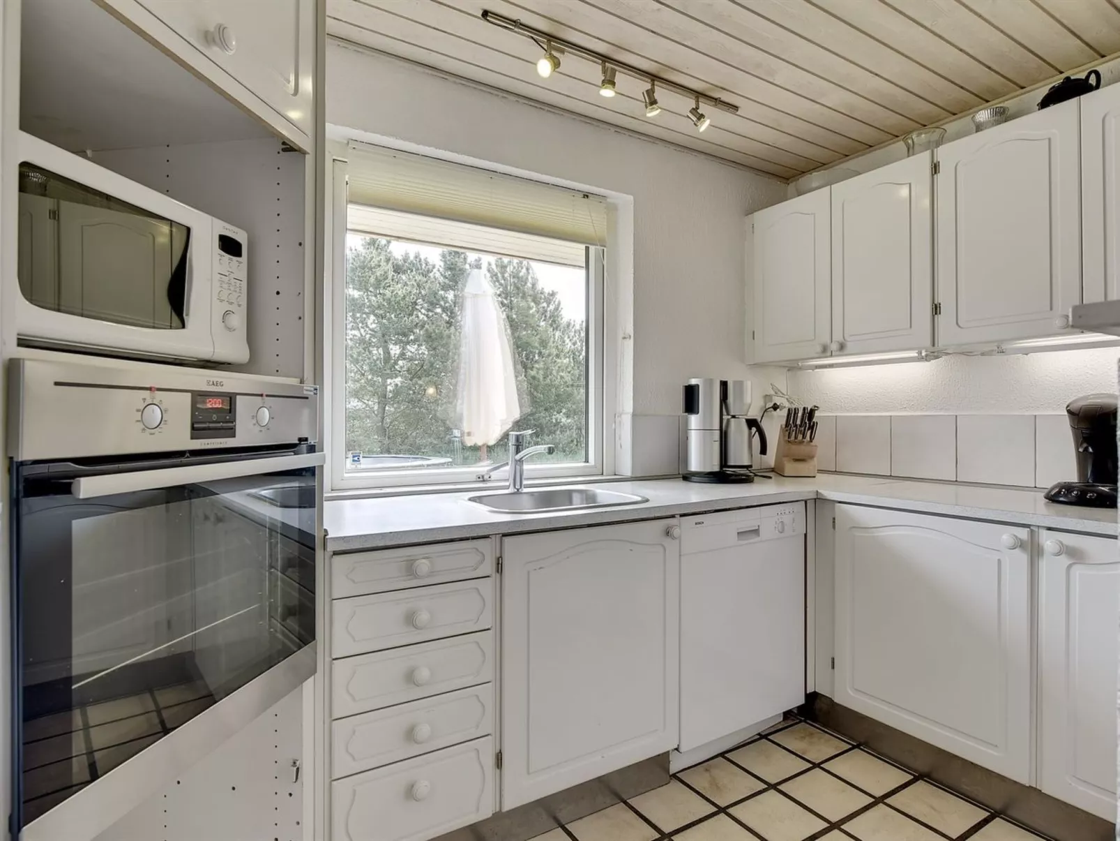 "Ameline" - 500m to the fjord-Binnen