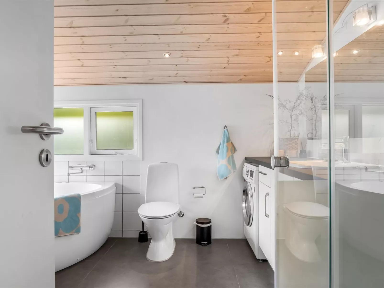 "Idalia" - 125m from the sea-Binnen