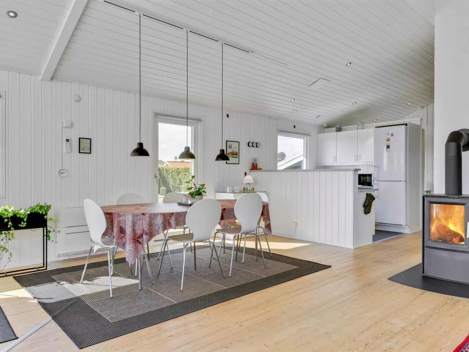 "Beowulf" - 200m from the sea-Binnen