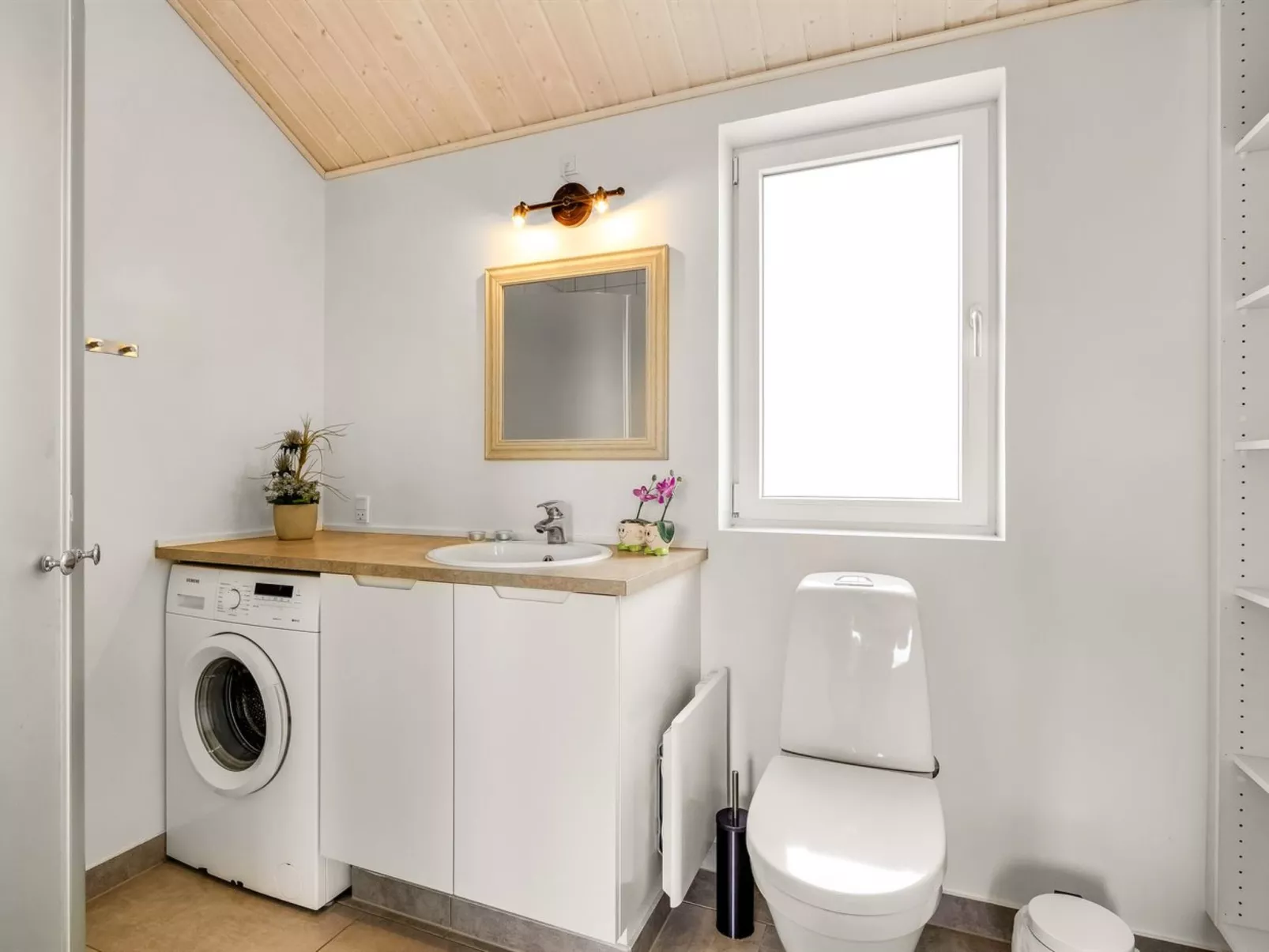 "Mara" -  from the sea-Binnen