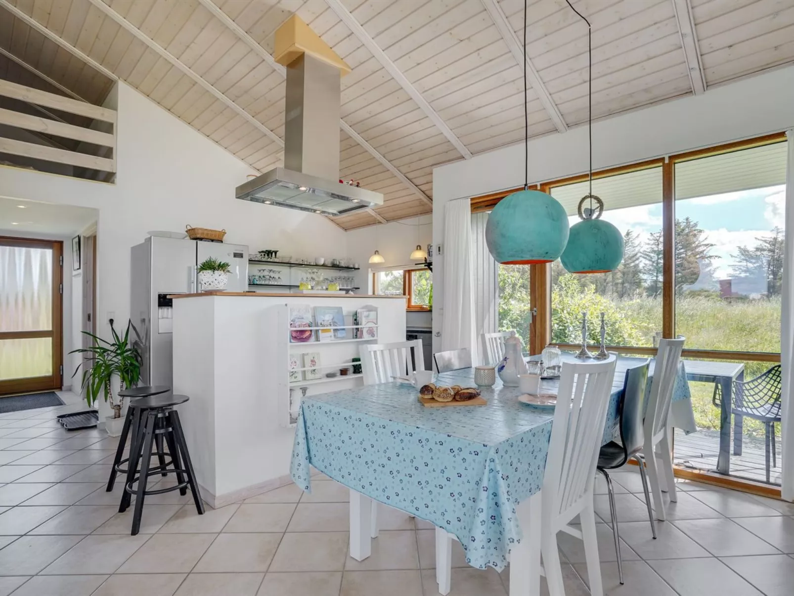 "Gudmunda" - 200m to the fjord-Binnen