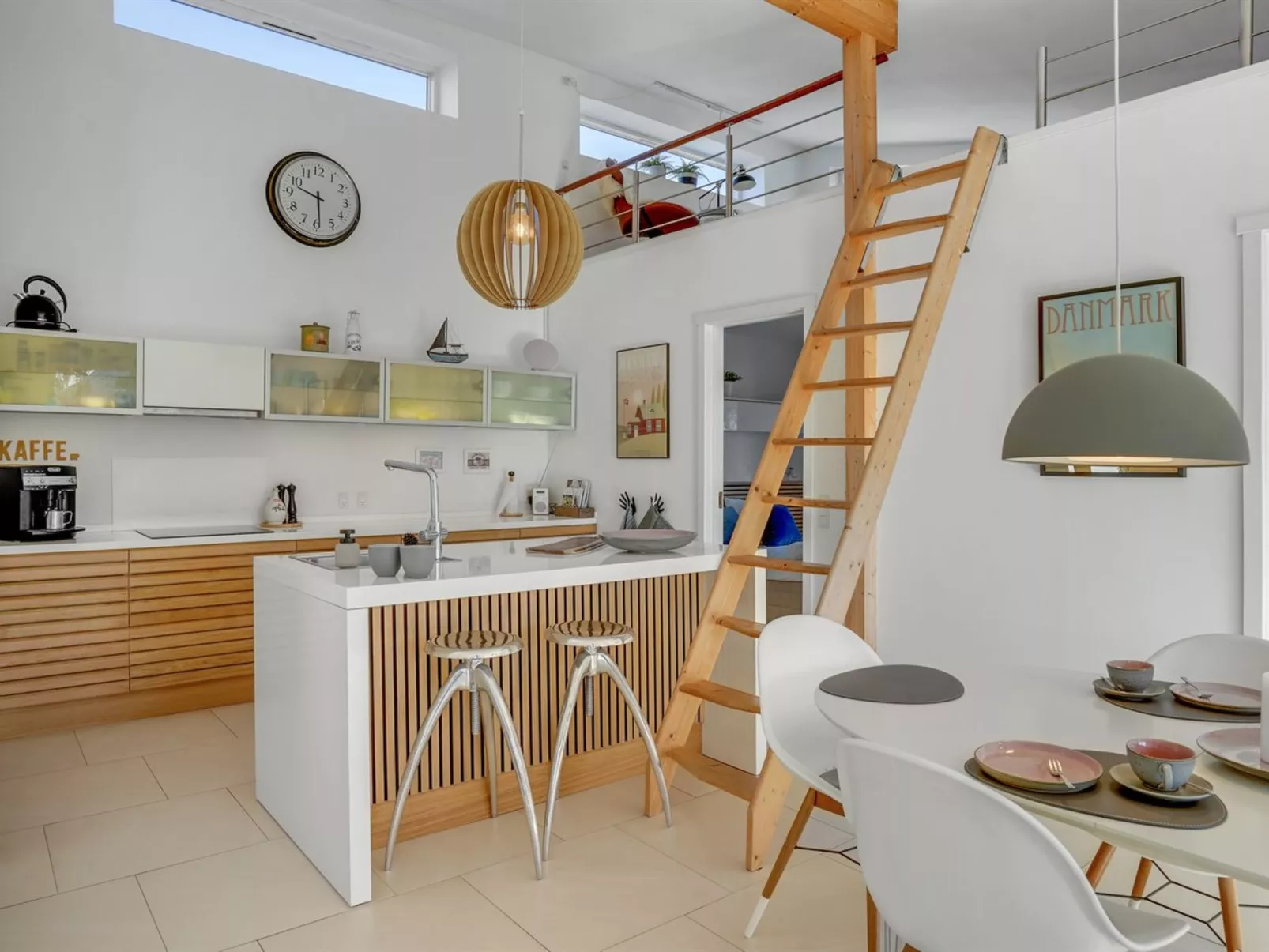 "Biorn" - 70m from the sea-Binnen