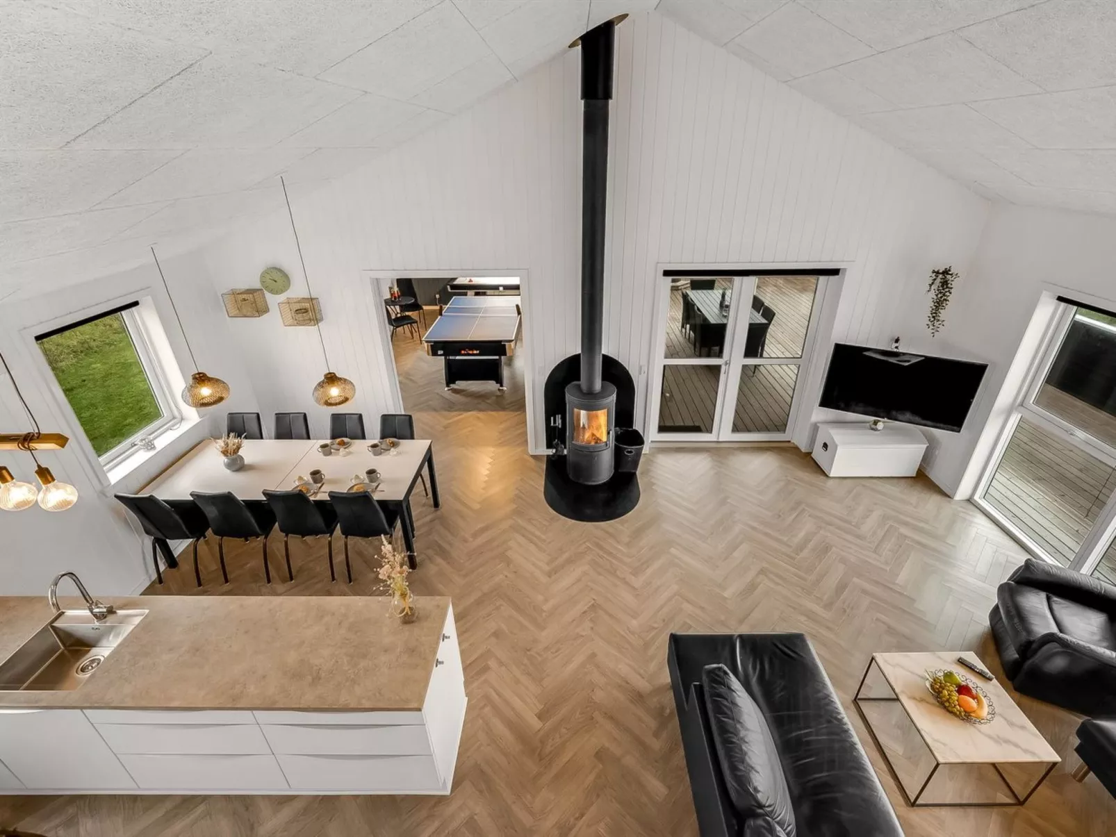 "Markku" - 400m from the sea-Binnen